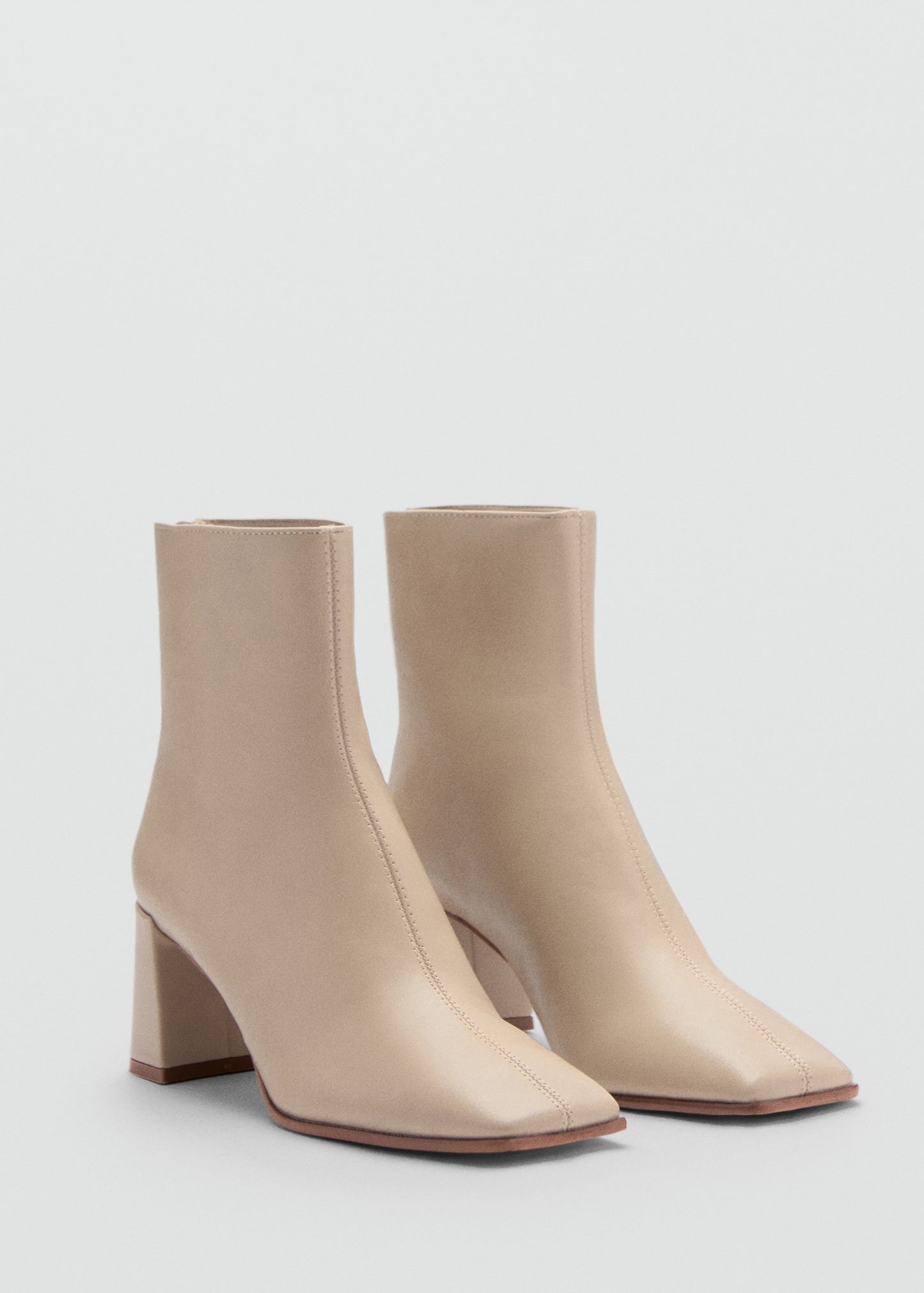 Block ankle boots with square toe