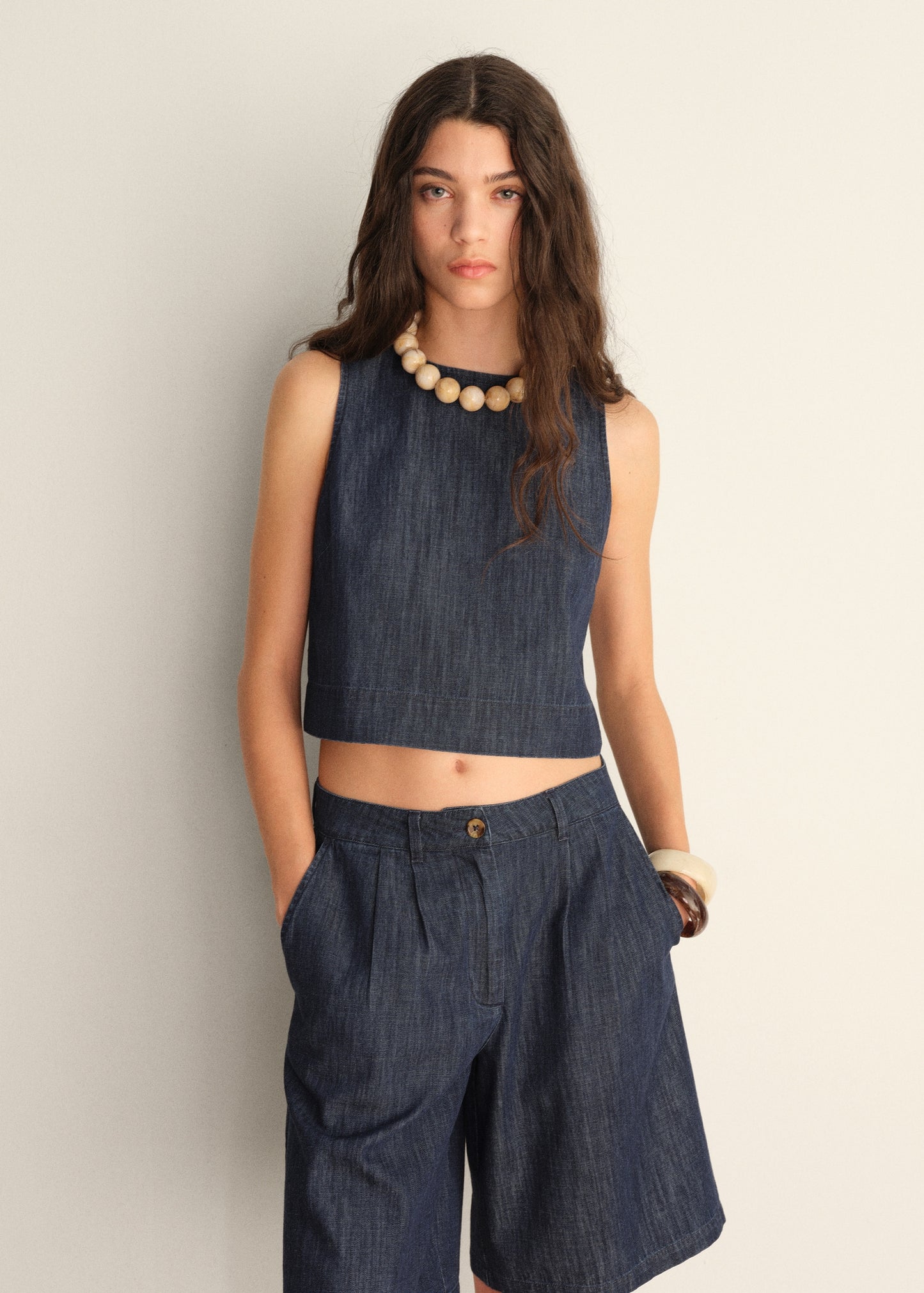 Rinse-wash denim crop top