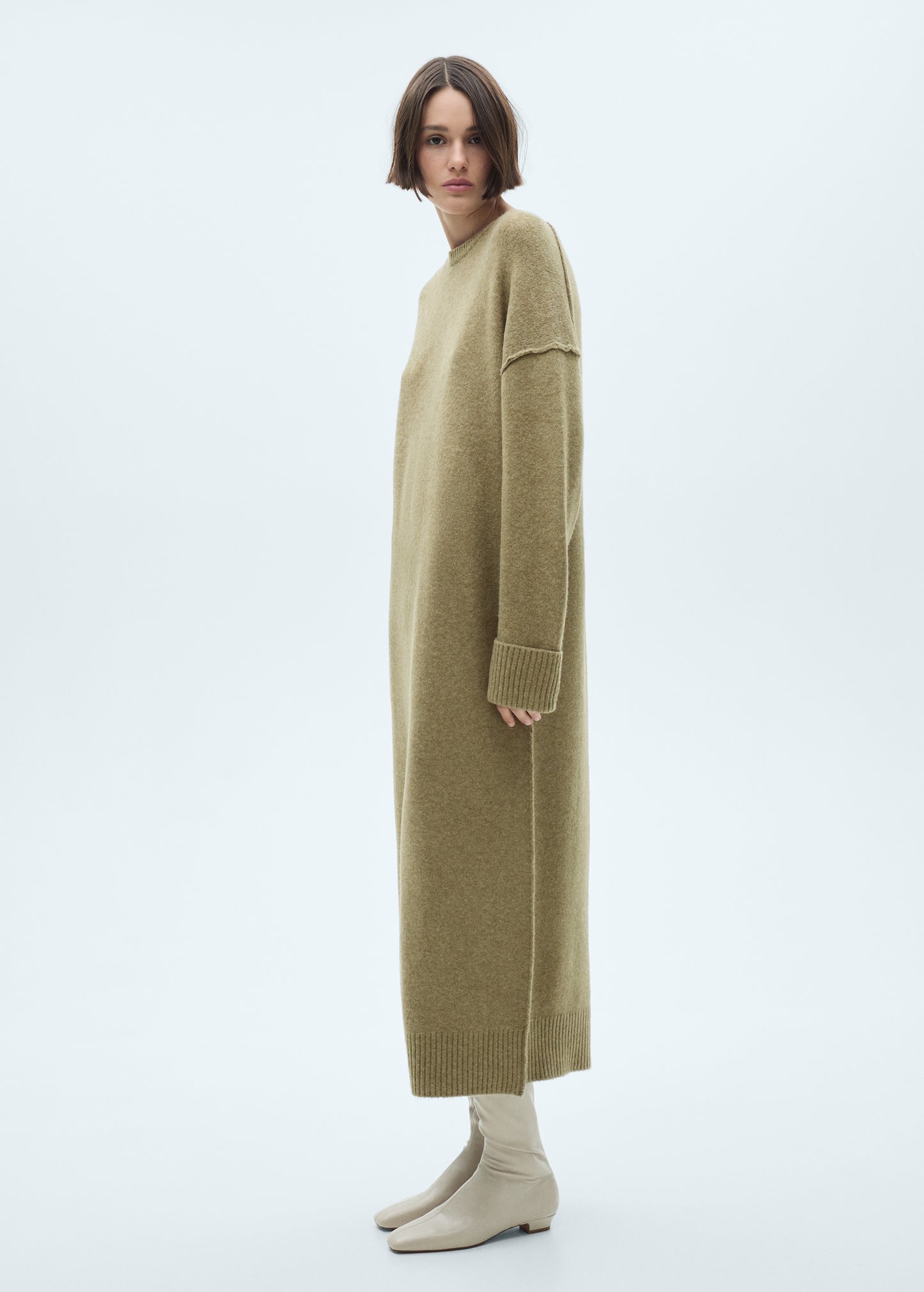 Knitted dress with ribbed finishes