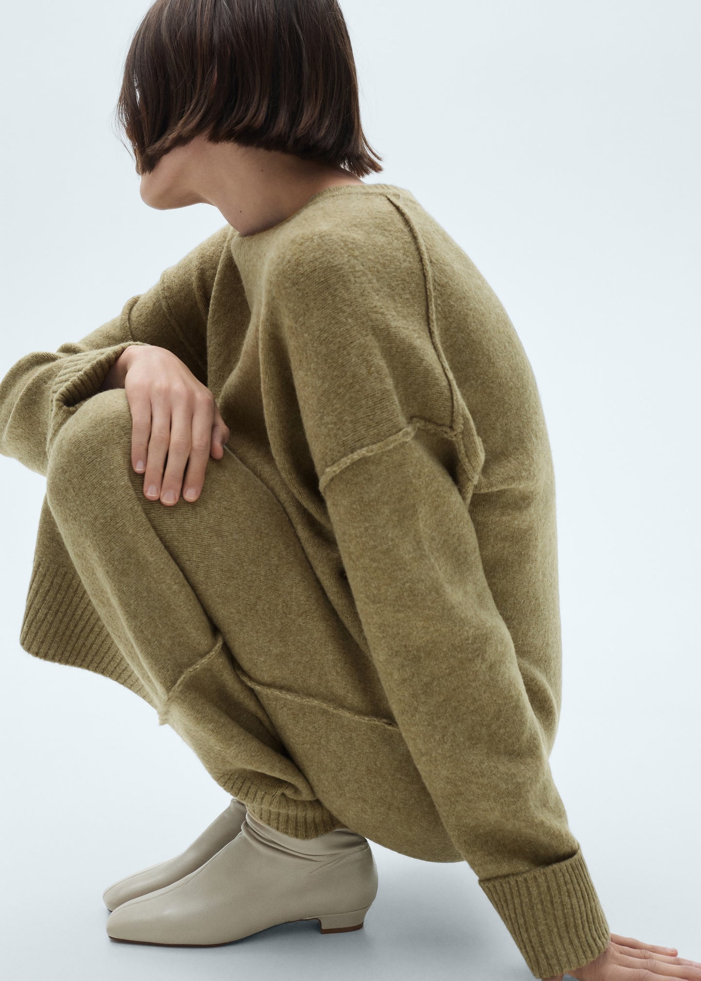 Knitted dress with ribbed finishes