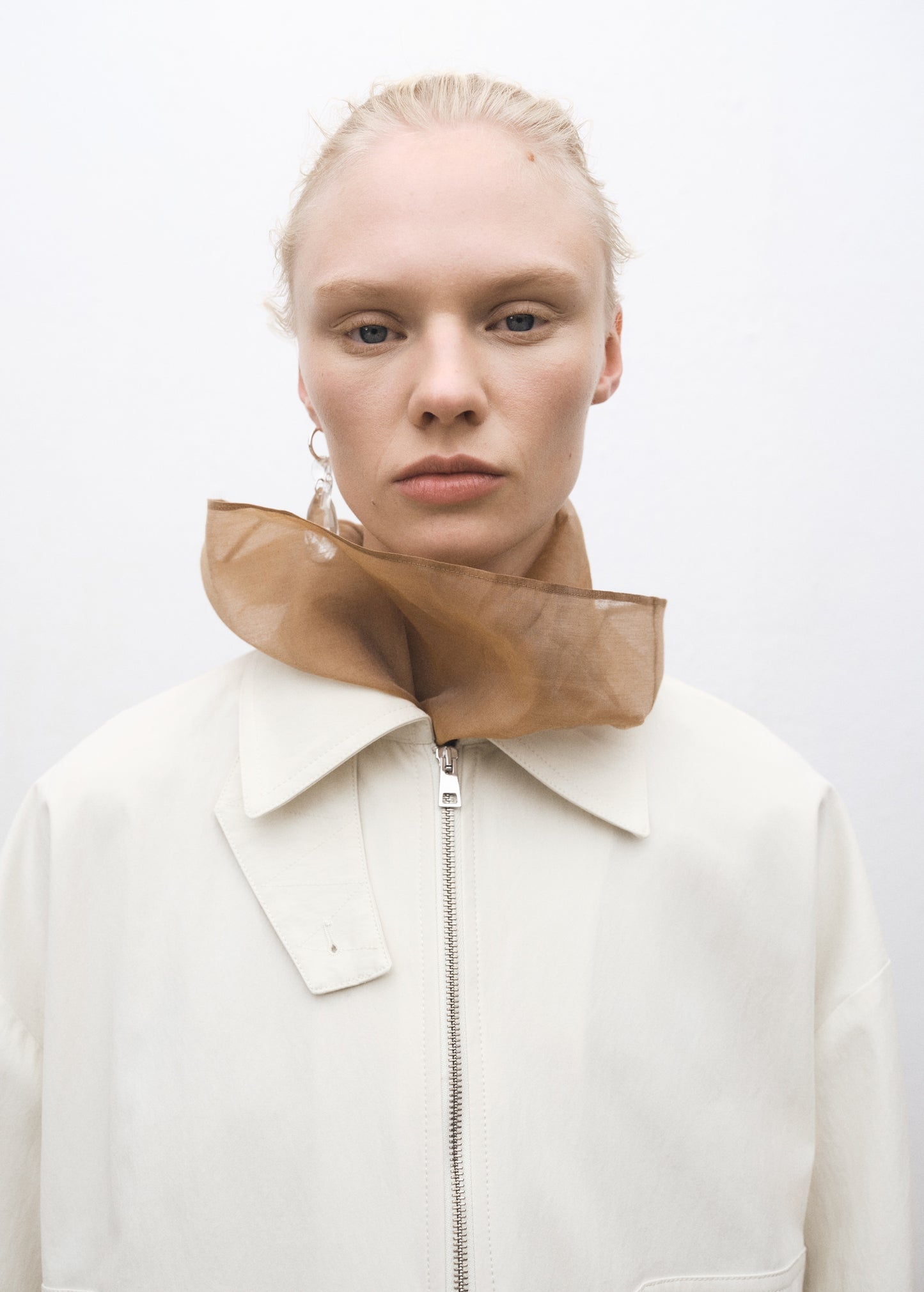 Bomber jacket with adjustable hem
