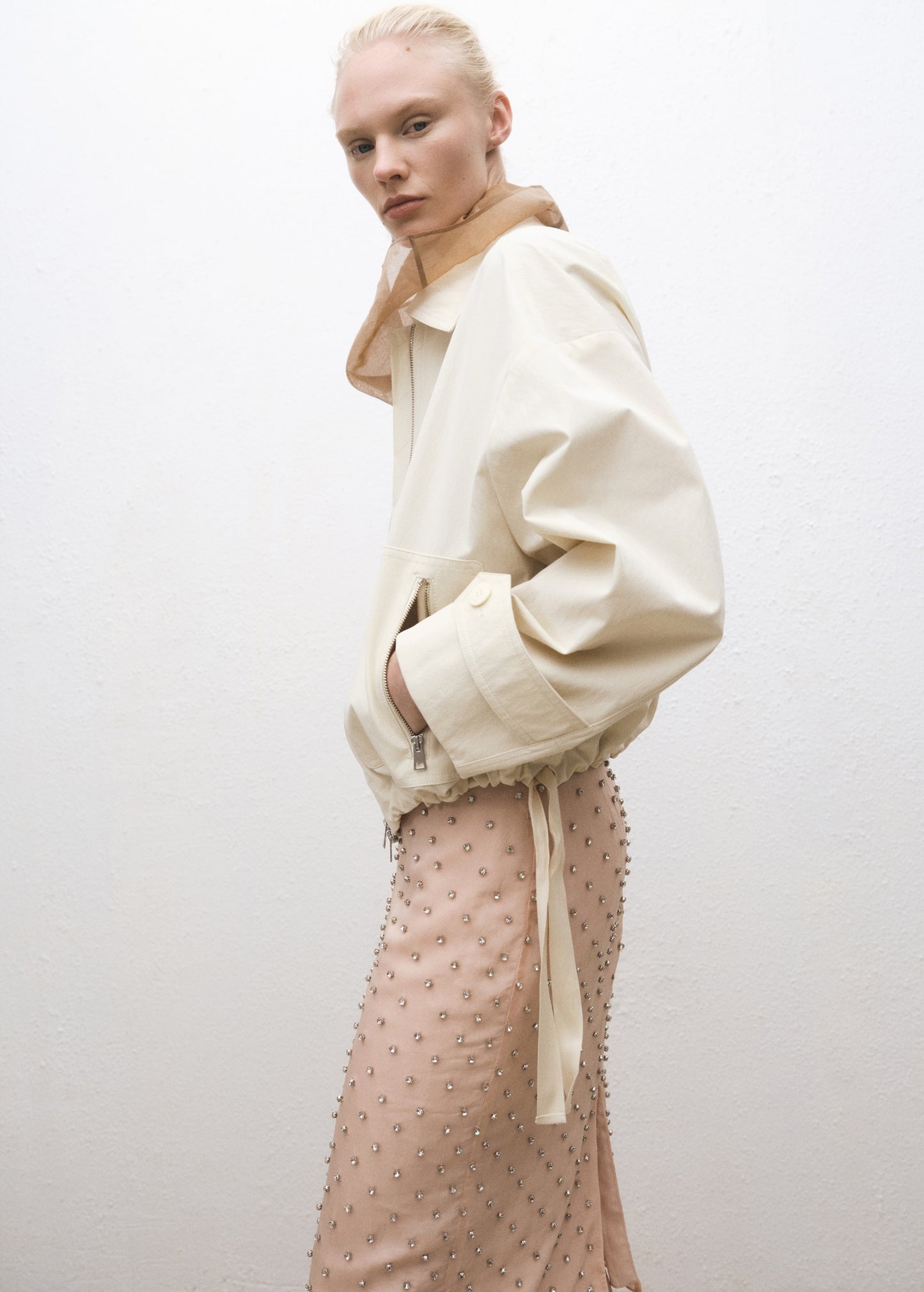 Bomber jacket with adjustable hem