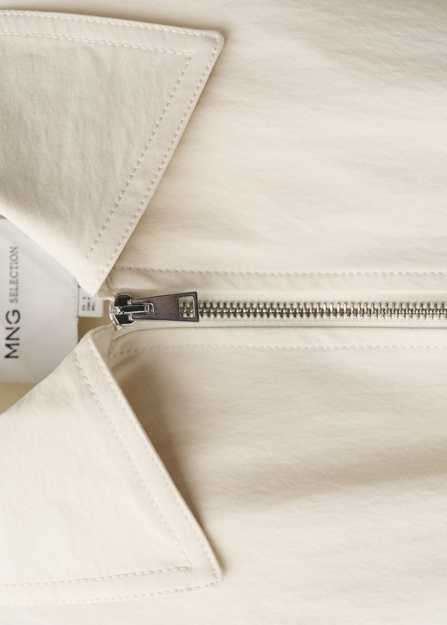 Bomber jacket with adjustable hem