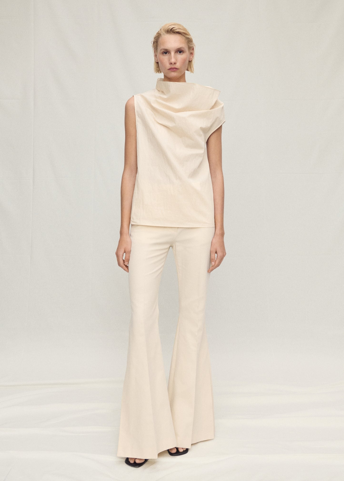 Asymmetrical collar cotton blouse