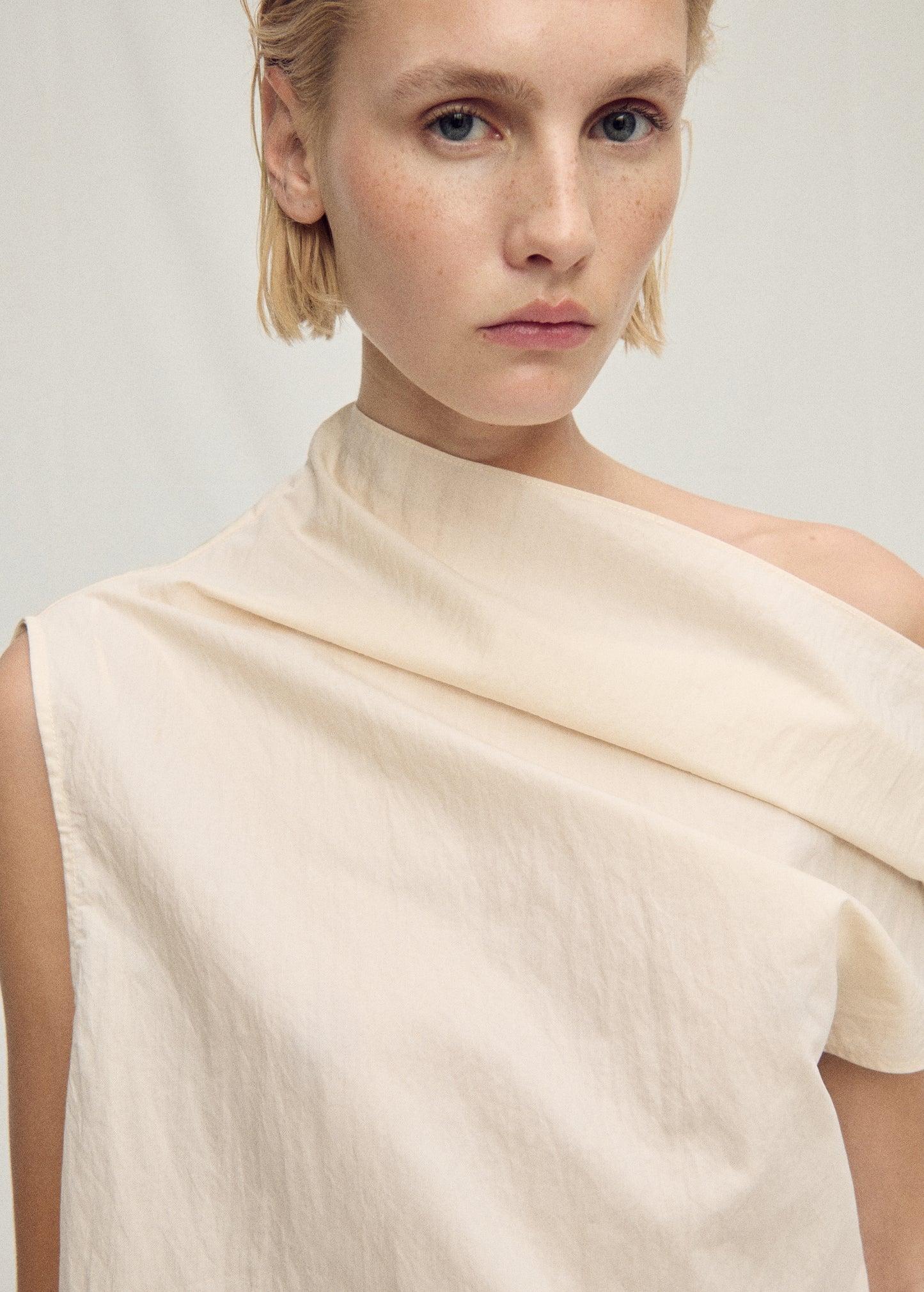 Asymmetrical collar cotton blouse