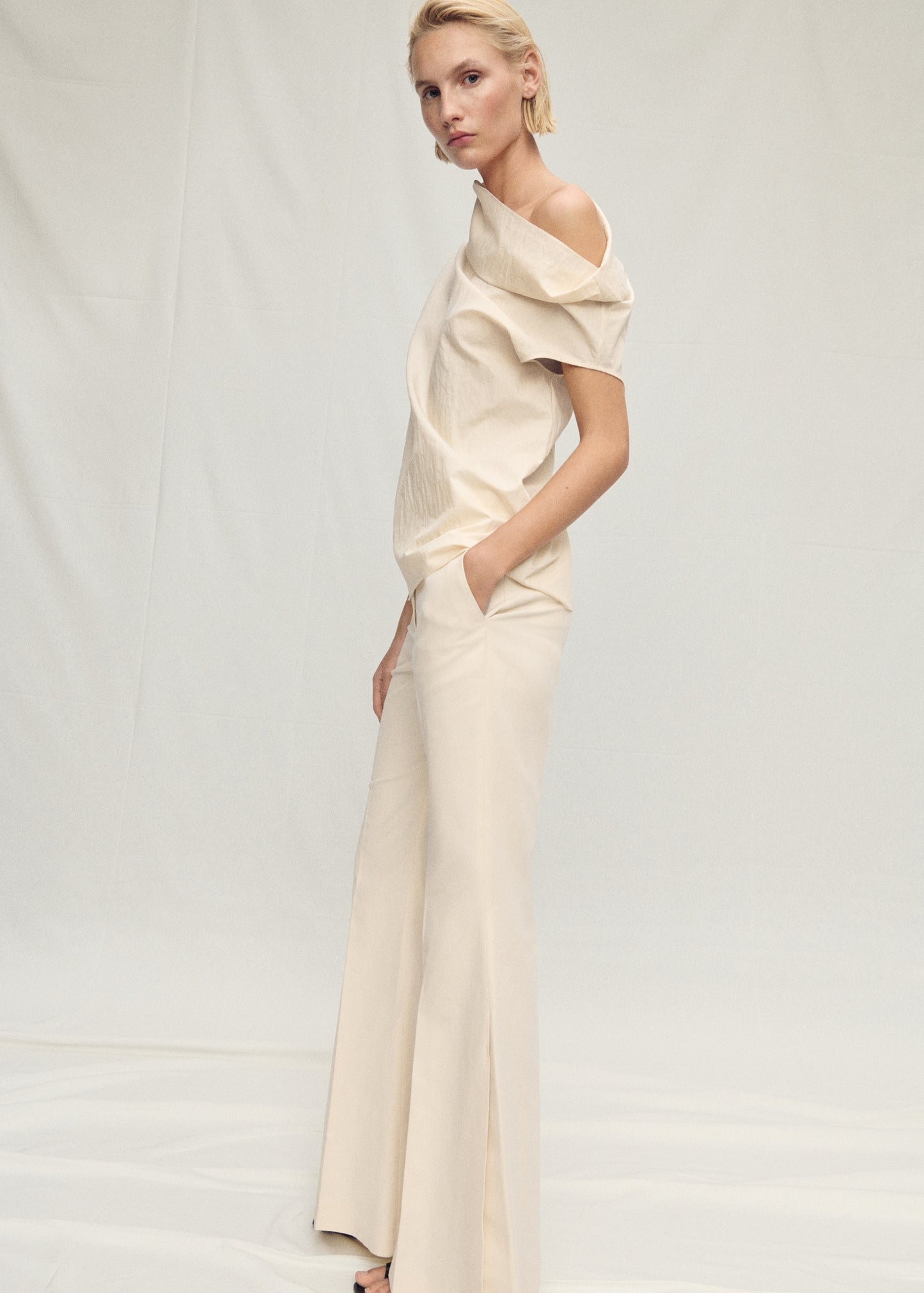 Asymmetrical collar cotton blouse