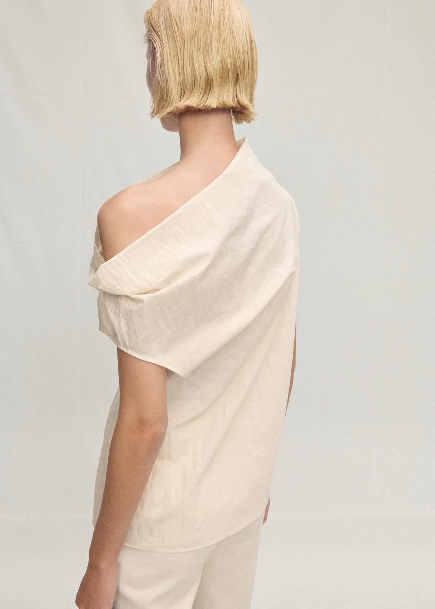 Asymmetrical collar cotton blouse