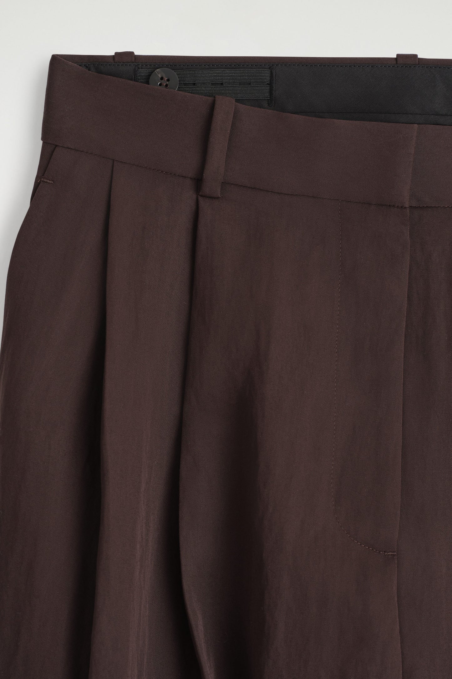 Relaxed Fluid Wide-Leg Trousers
