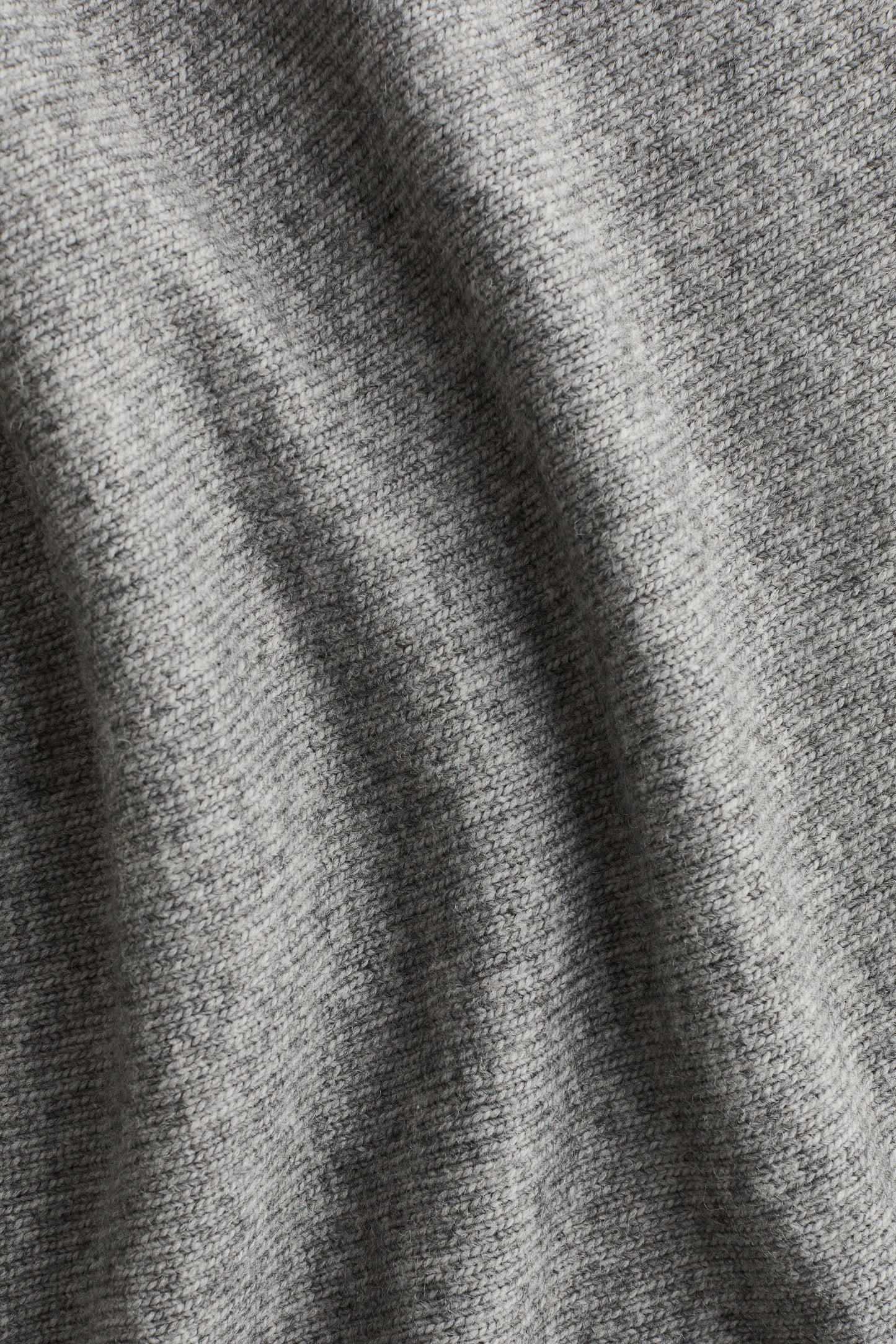 Flared knitted skirt