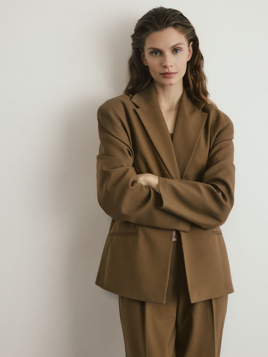 Waist-fitted blazer with viscose blend