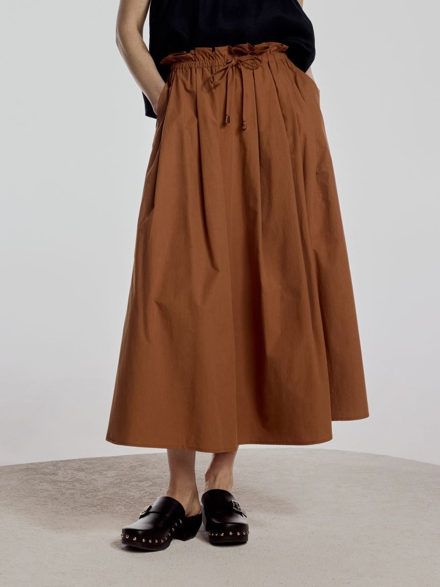 Midi skirt with pleats