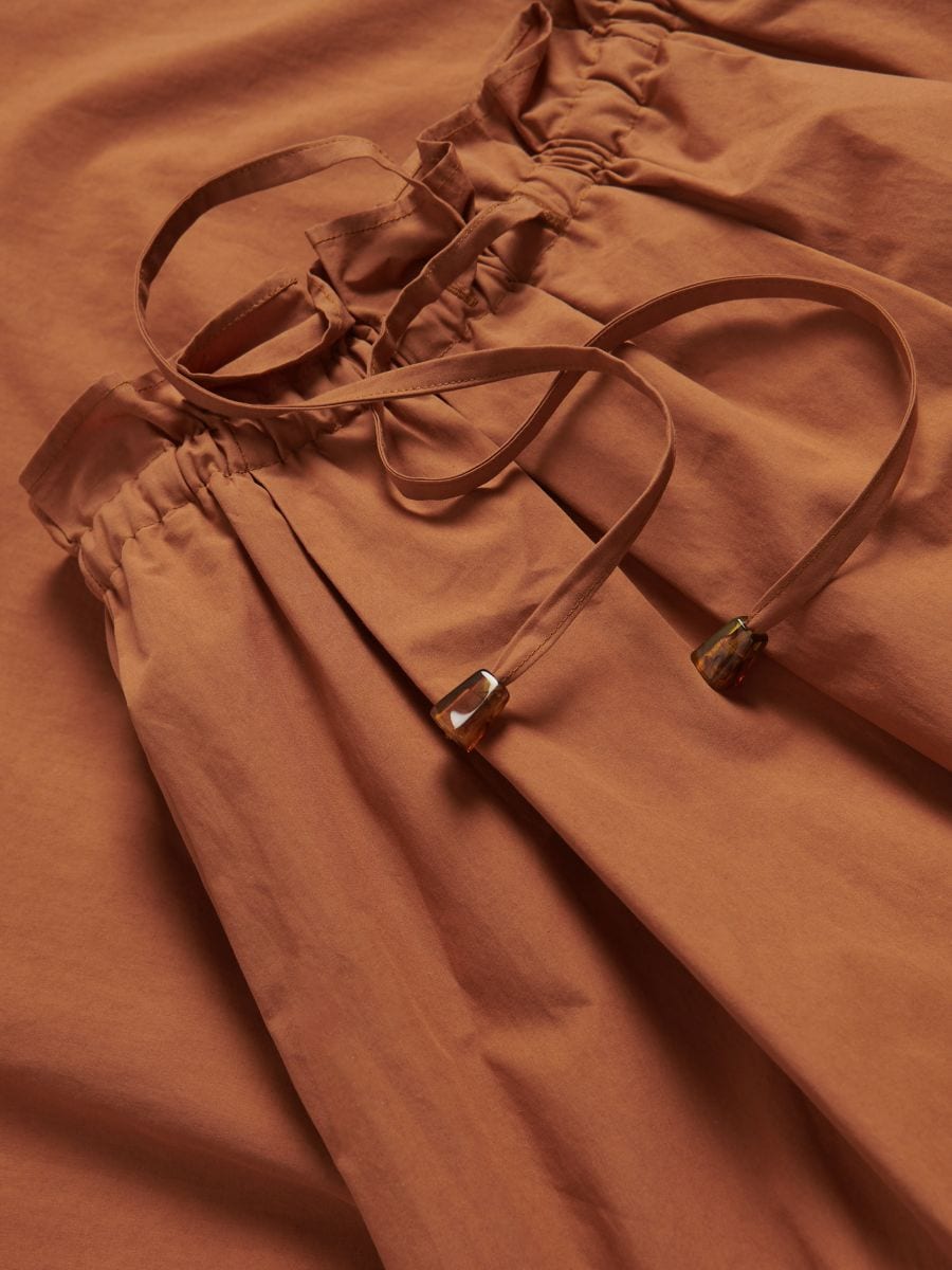 Midi skirt with pleats