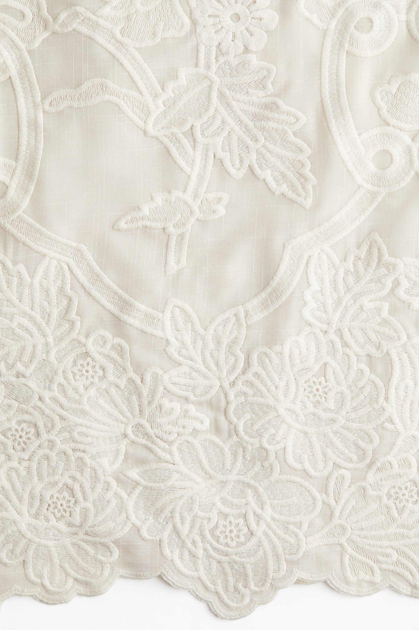 Embroidered pencil skirt