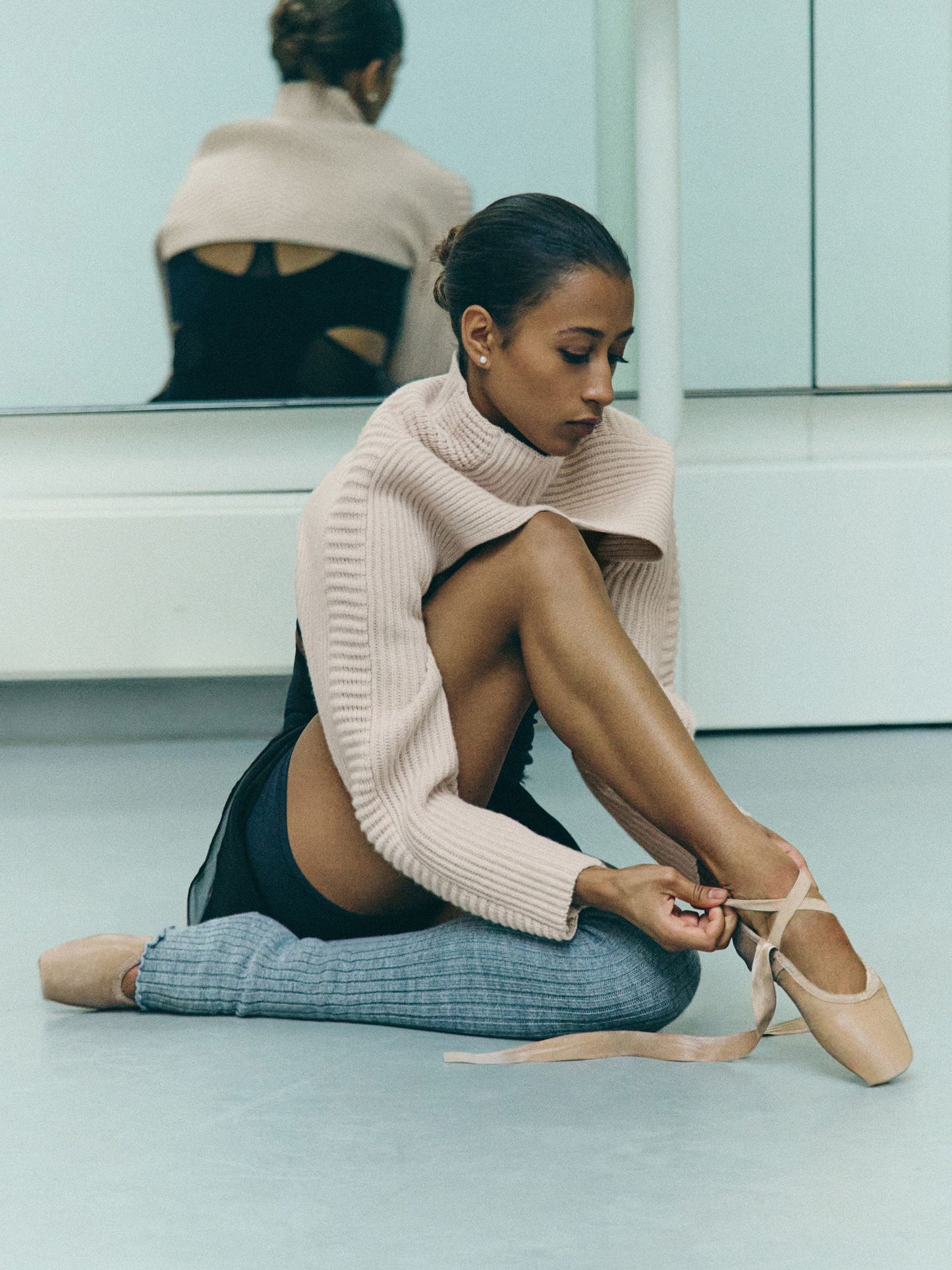 Royal Ballet Cropped Jumper in Blush Pink