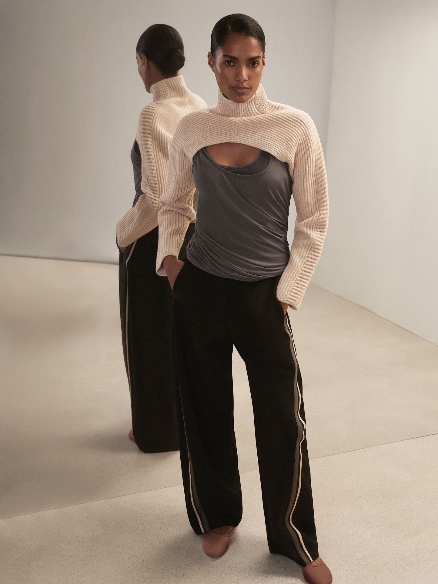 Royal Ballet Cropped Jumper in Blush Pink
