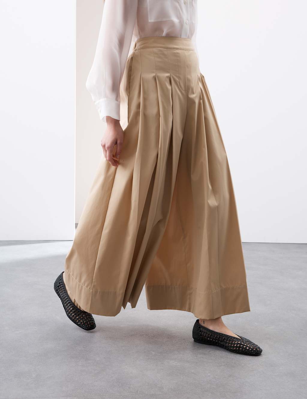 Pleat Front Super Wide Leg Trousers