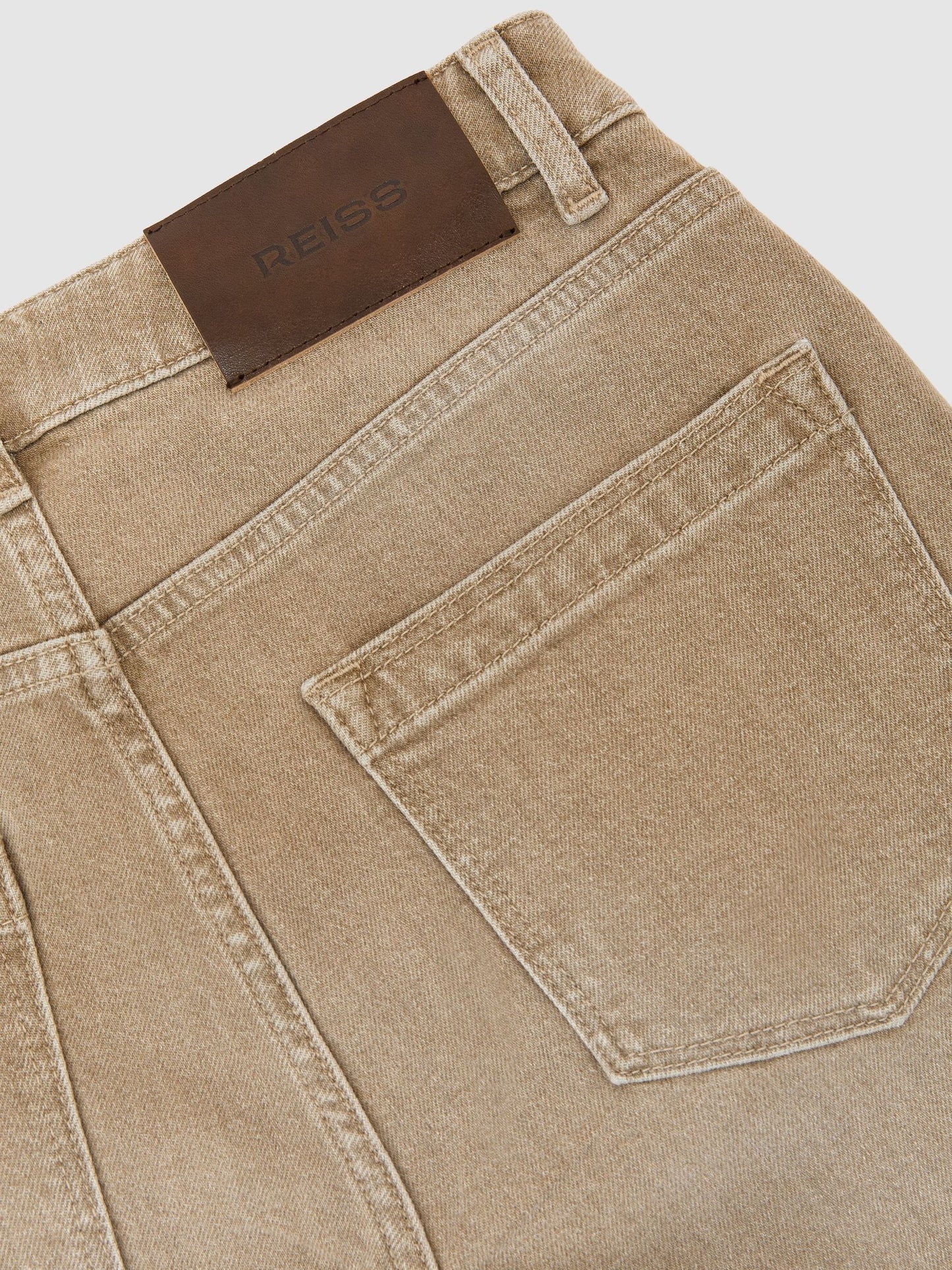 Mid-Rise Straight-Leg Jeans in Neutral