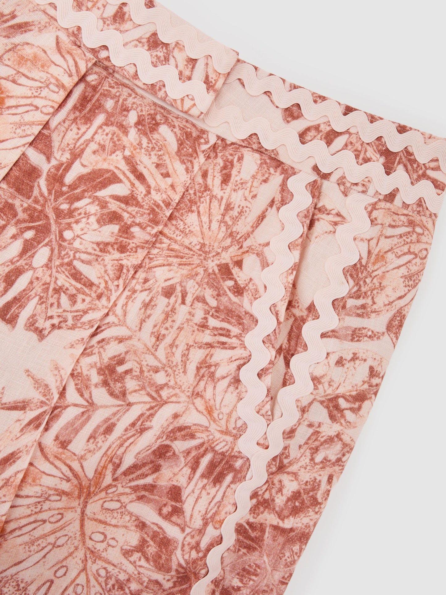 Linen Wave-Trim Printed Wide-Leg Trousers in Pale Pink