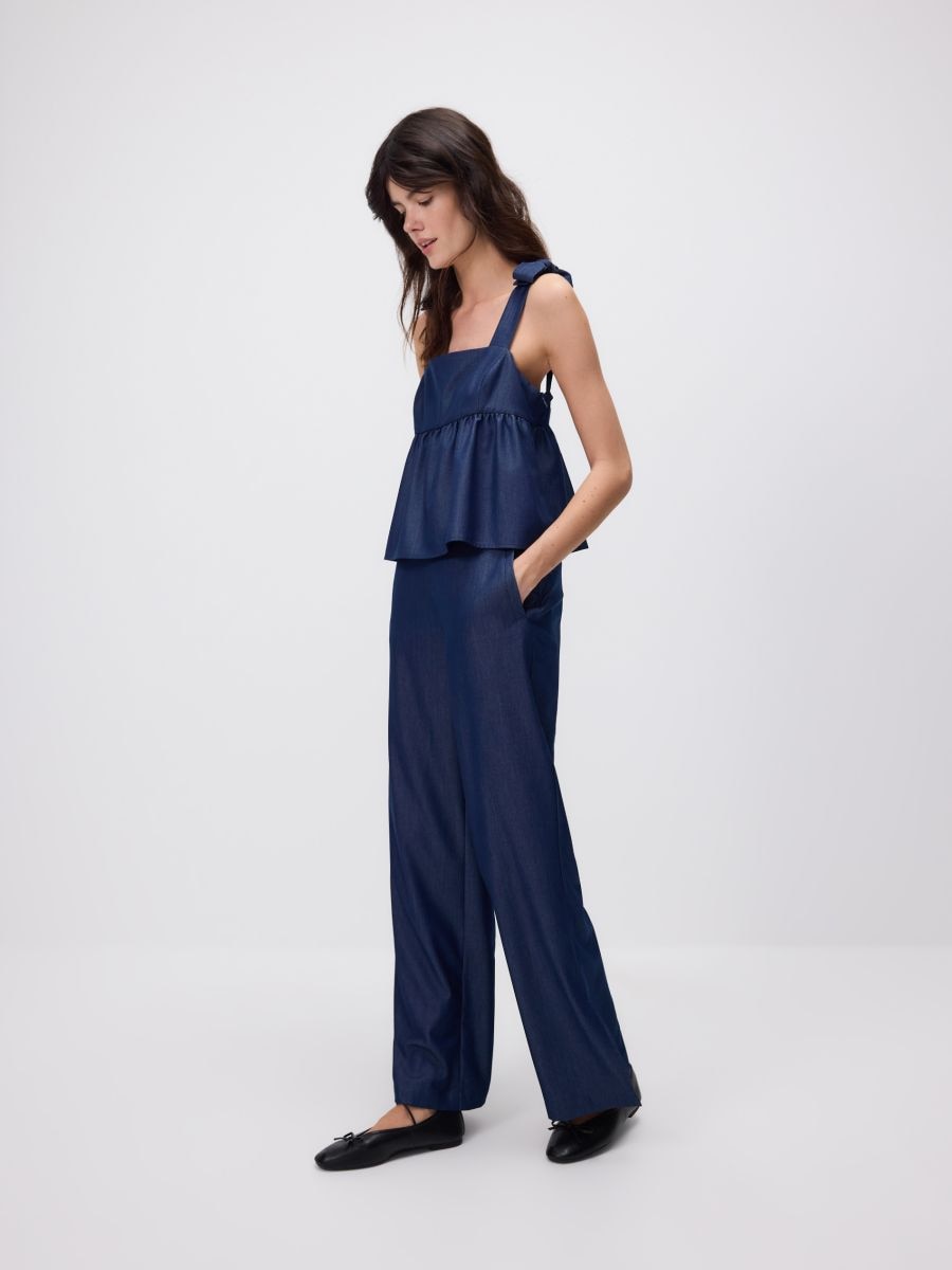 Wide leg jeans with slit