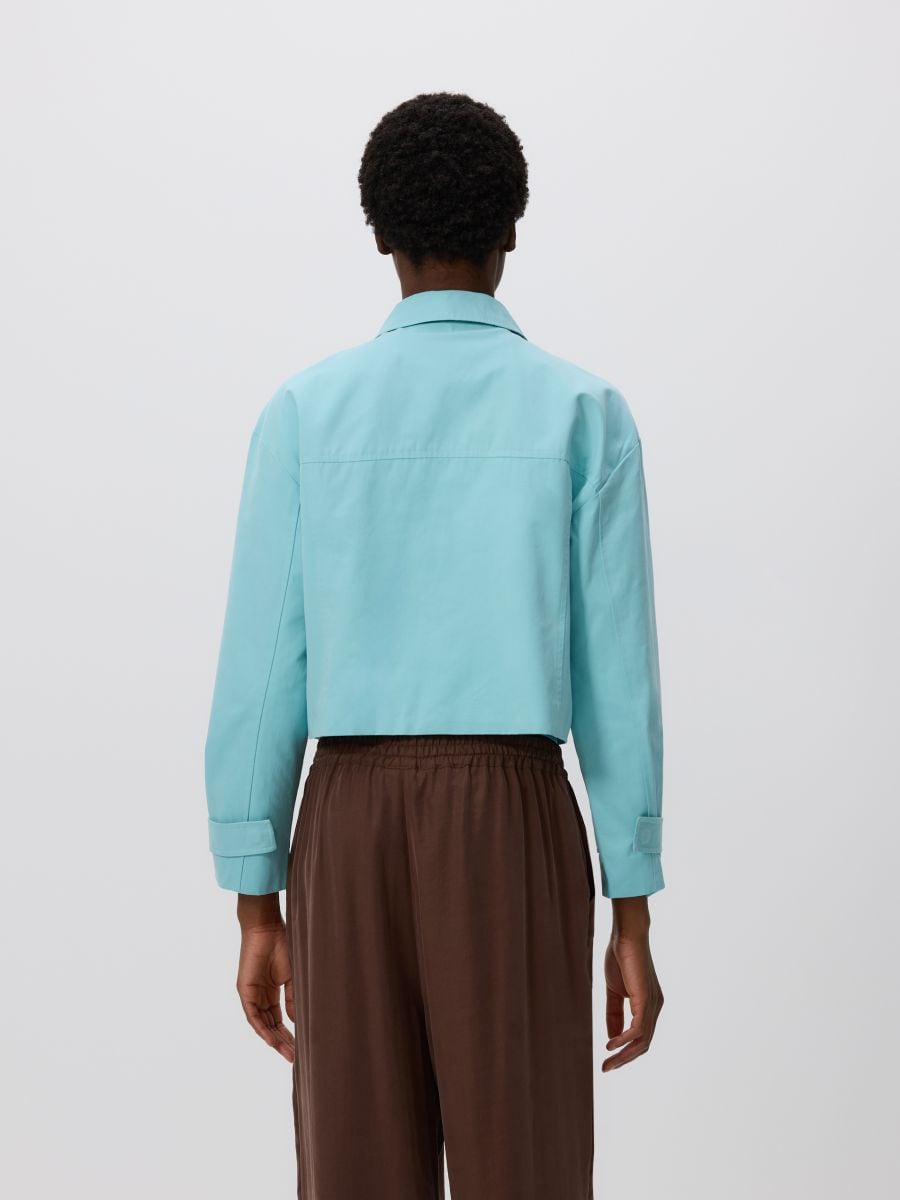 Cropped jacket with collar