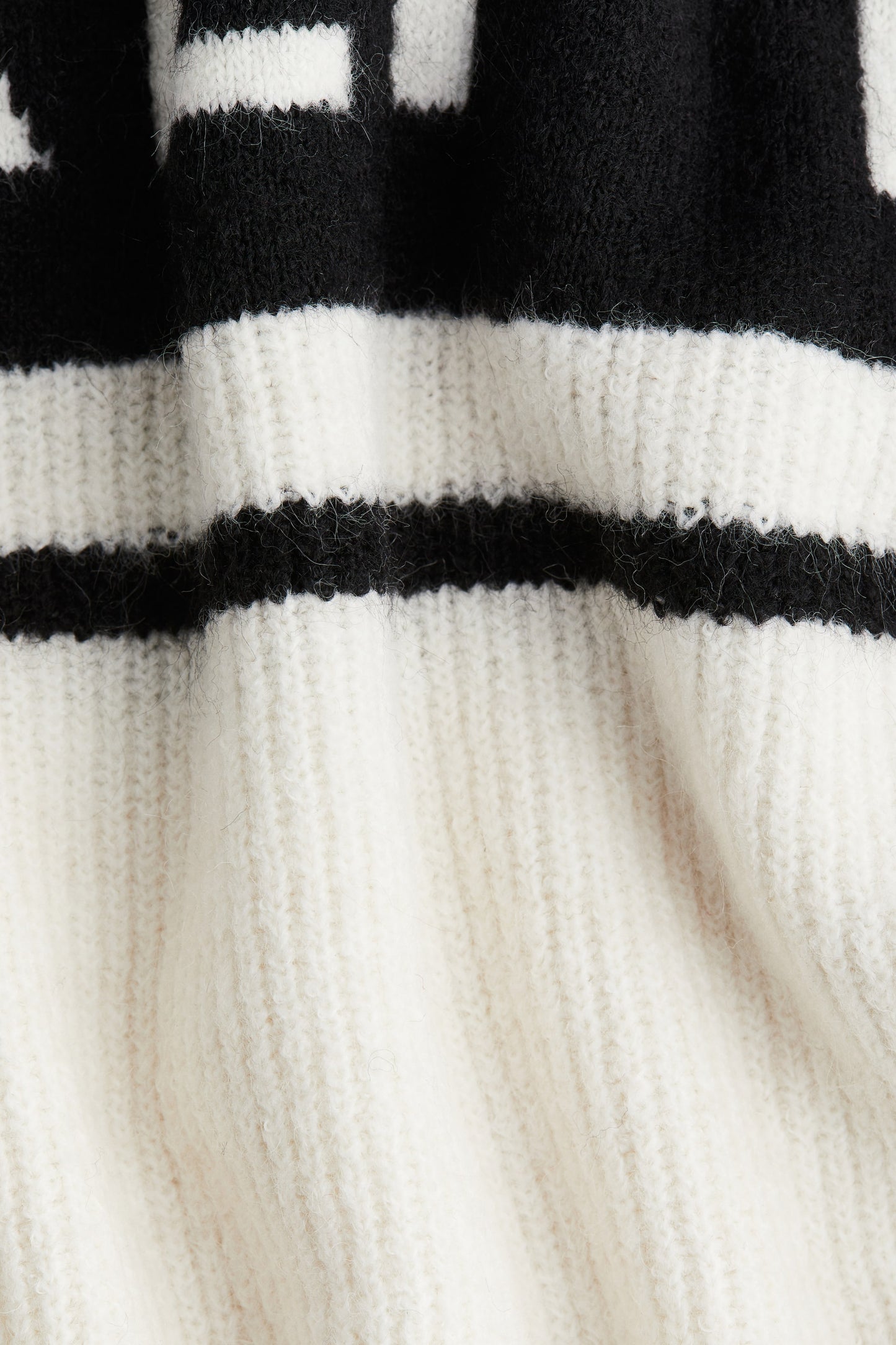 Text-motif jumper