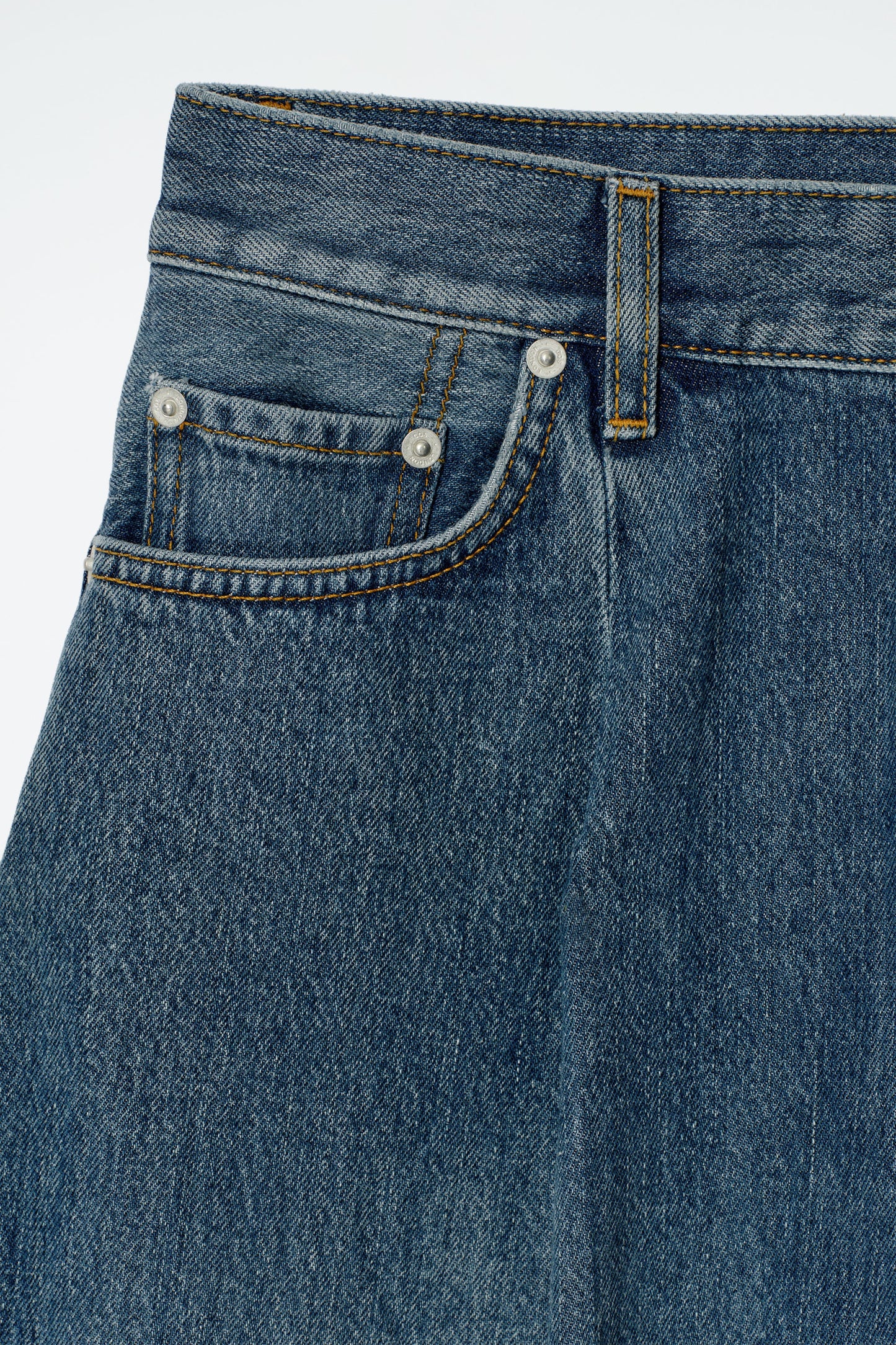 Twine Barrel-Leg Jeans