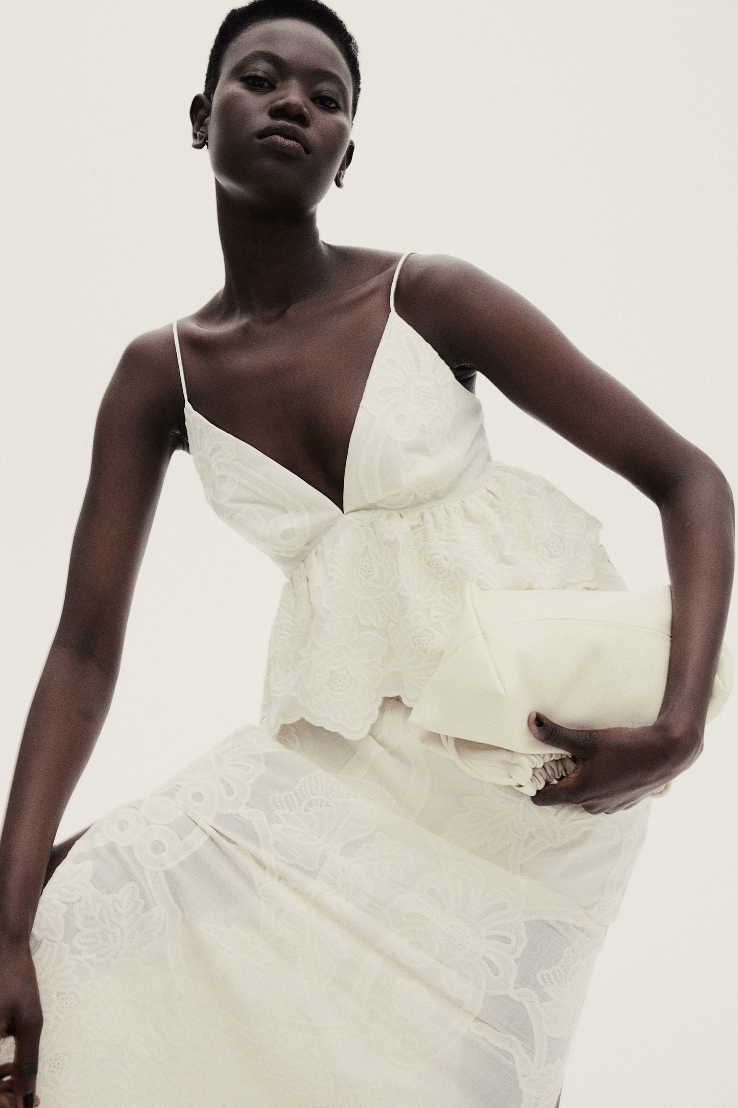 Embroidered pencil skirt