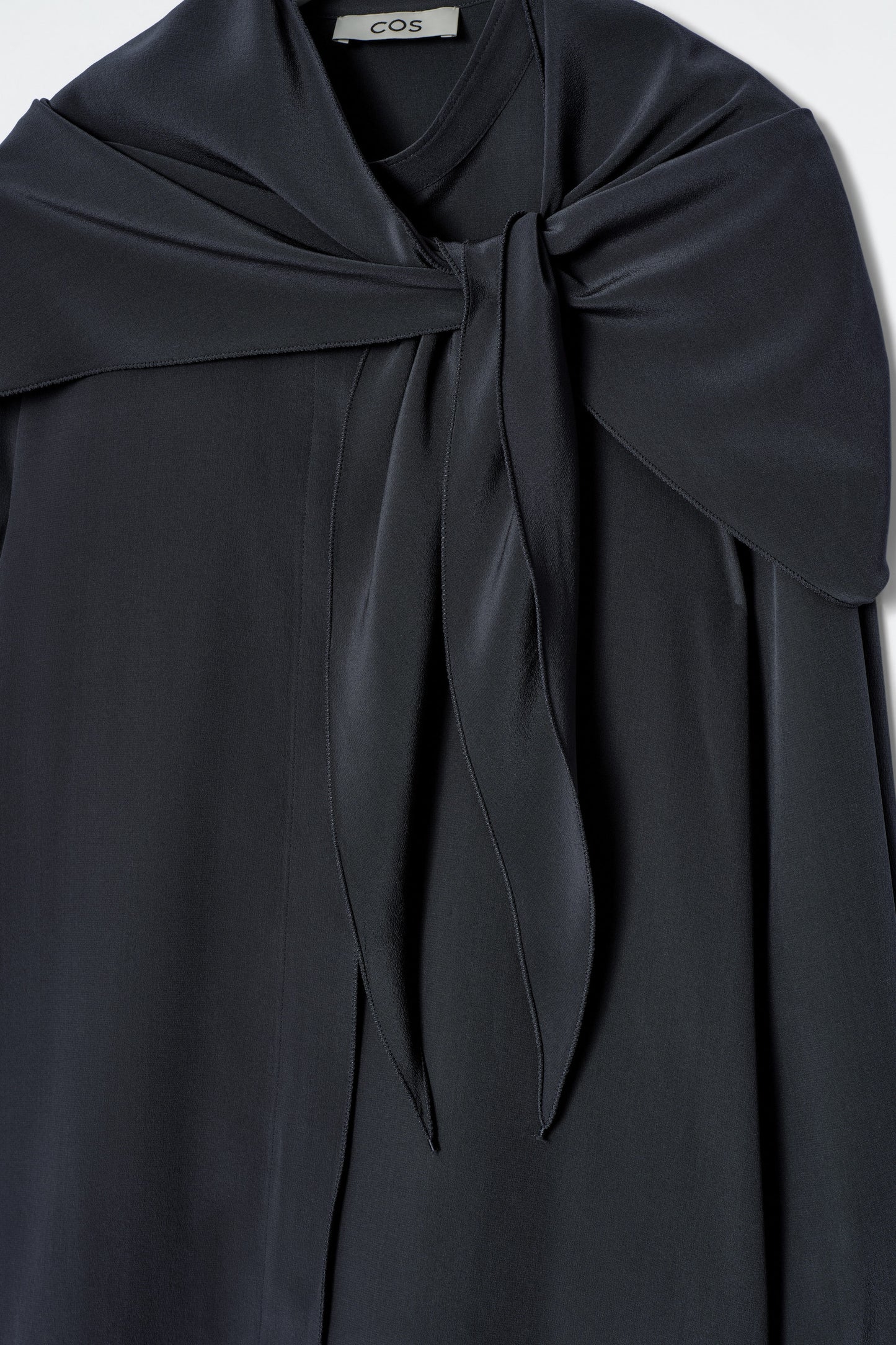 Silk scarf-detail shirt