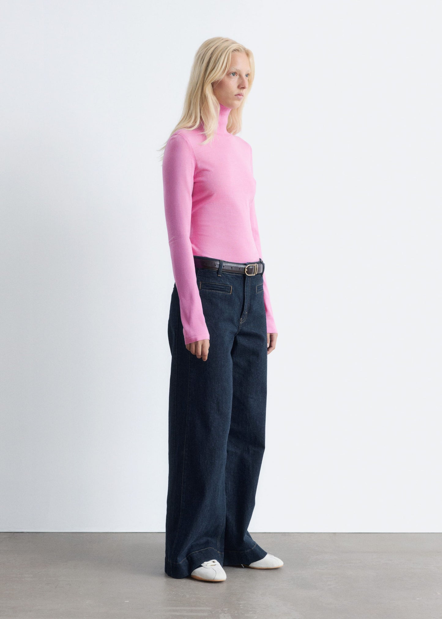 Thin-Knit Wool Turtleneck