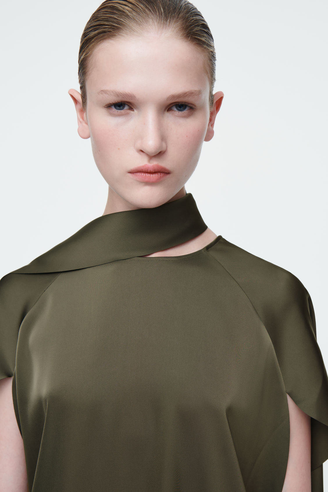 The scarf shift dress