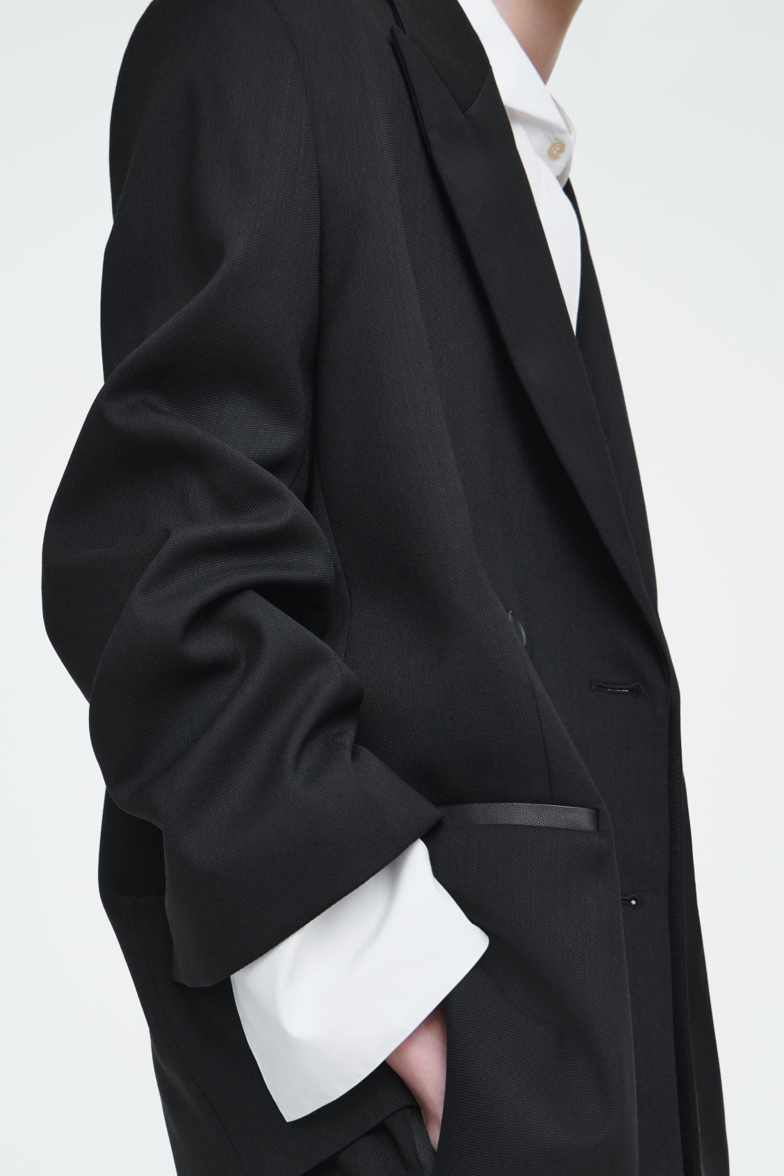 The tailored peak-lapel blazer