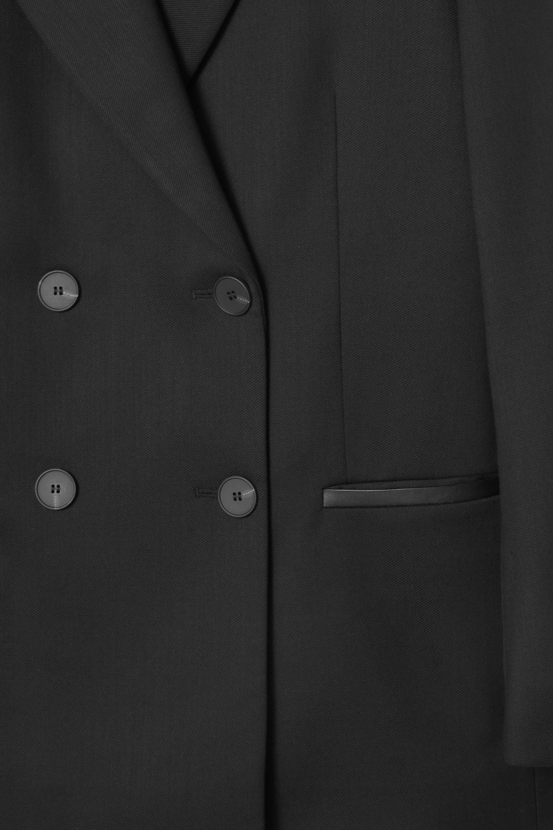 The tailored peak-lapel blazer