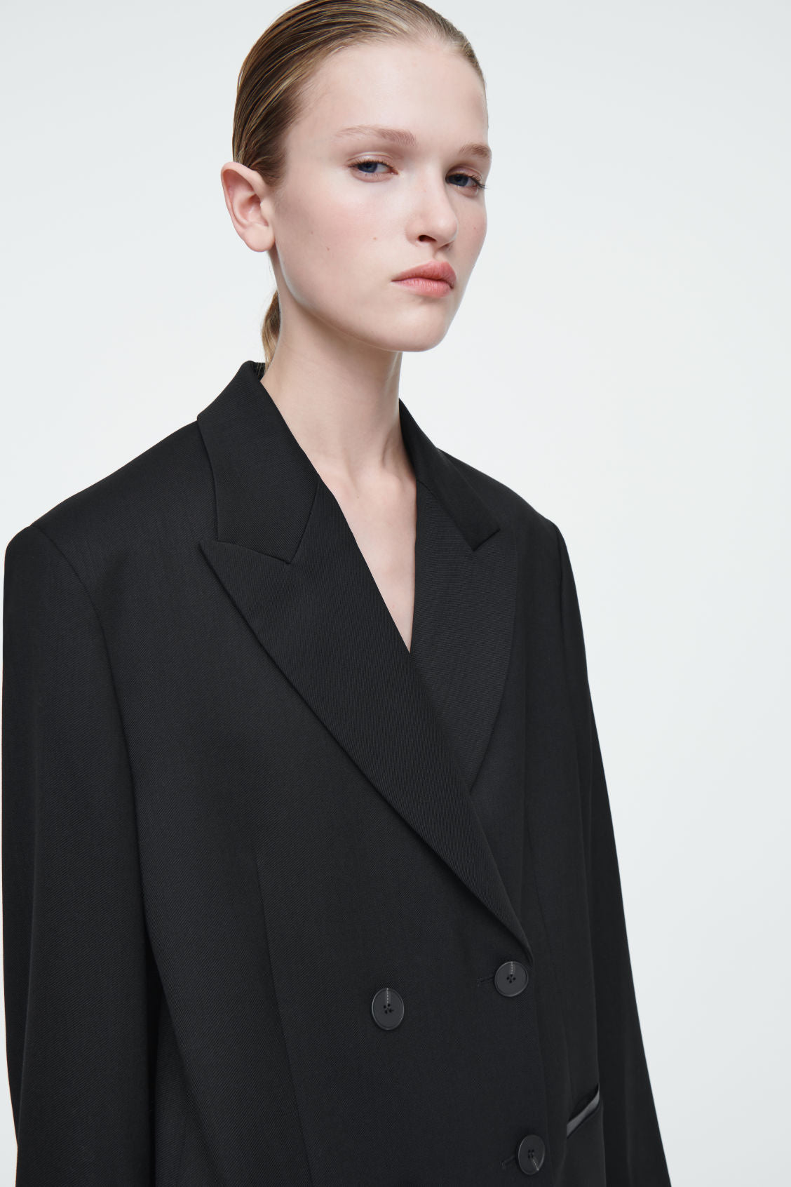 The tailored peak-lapel blazer