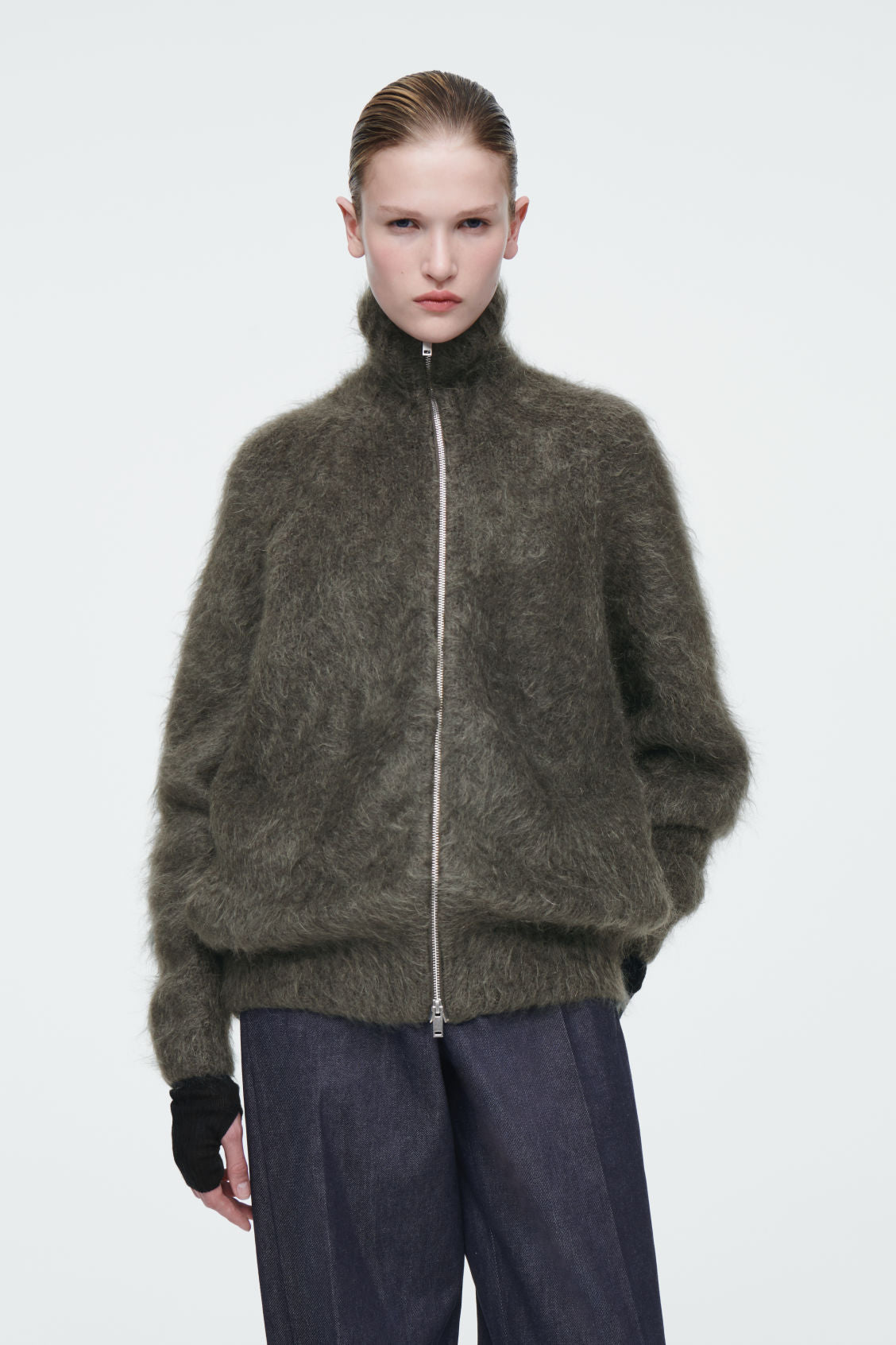 The brushed mohair zip-up jacket