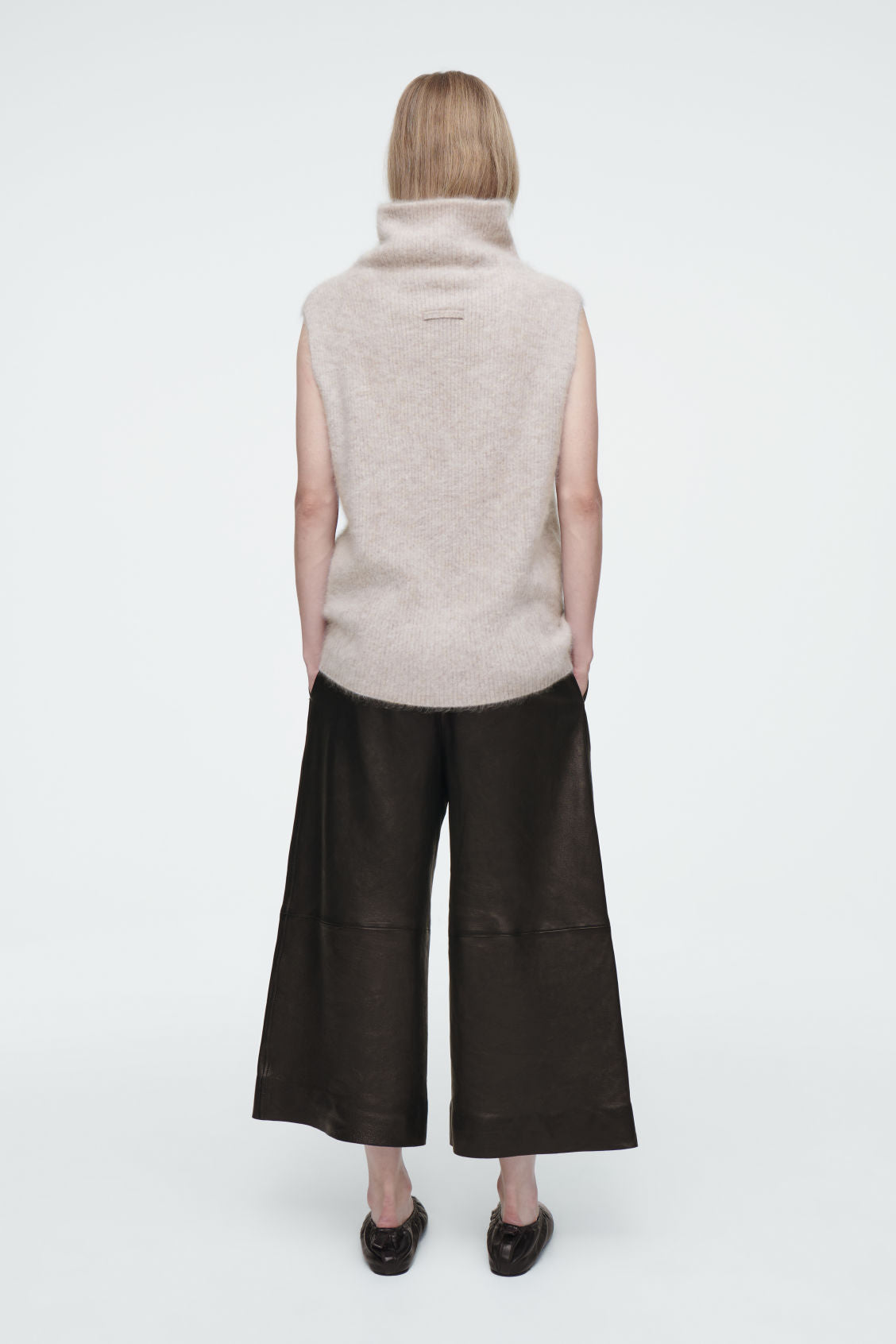 The funnel-neck brushed cashmere vest