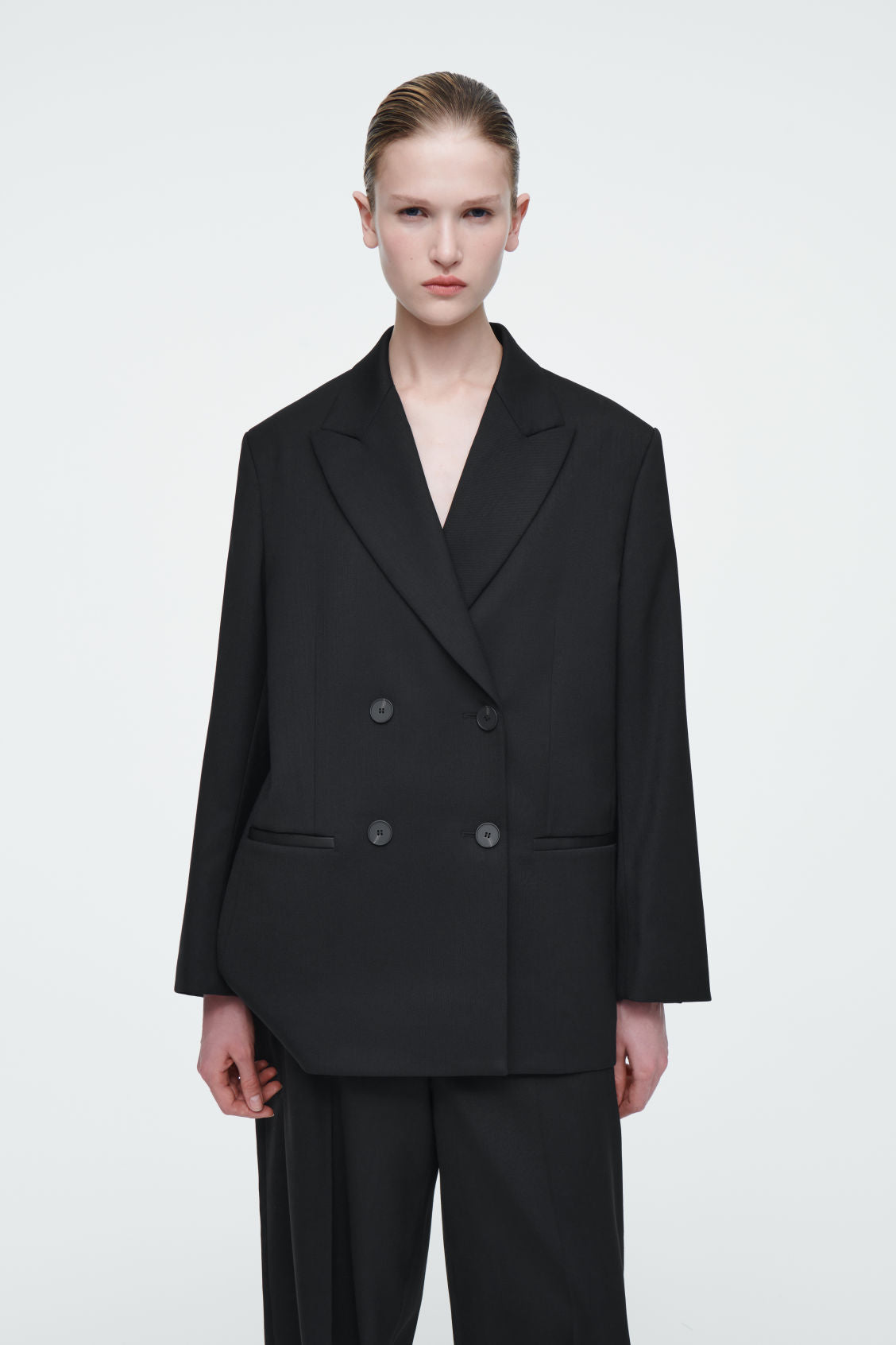 The tailored peak-lapel blazer