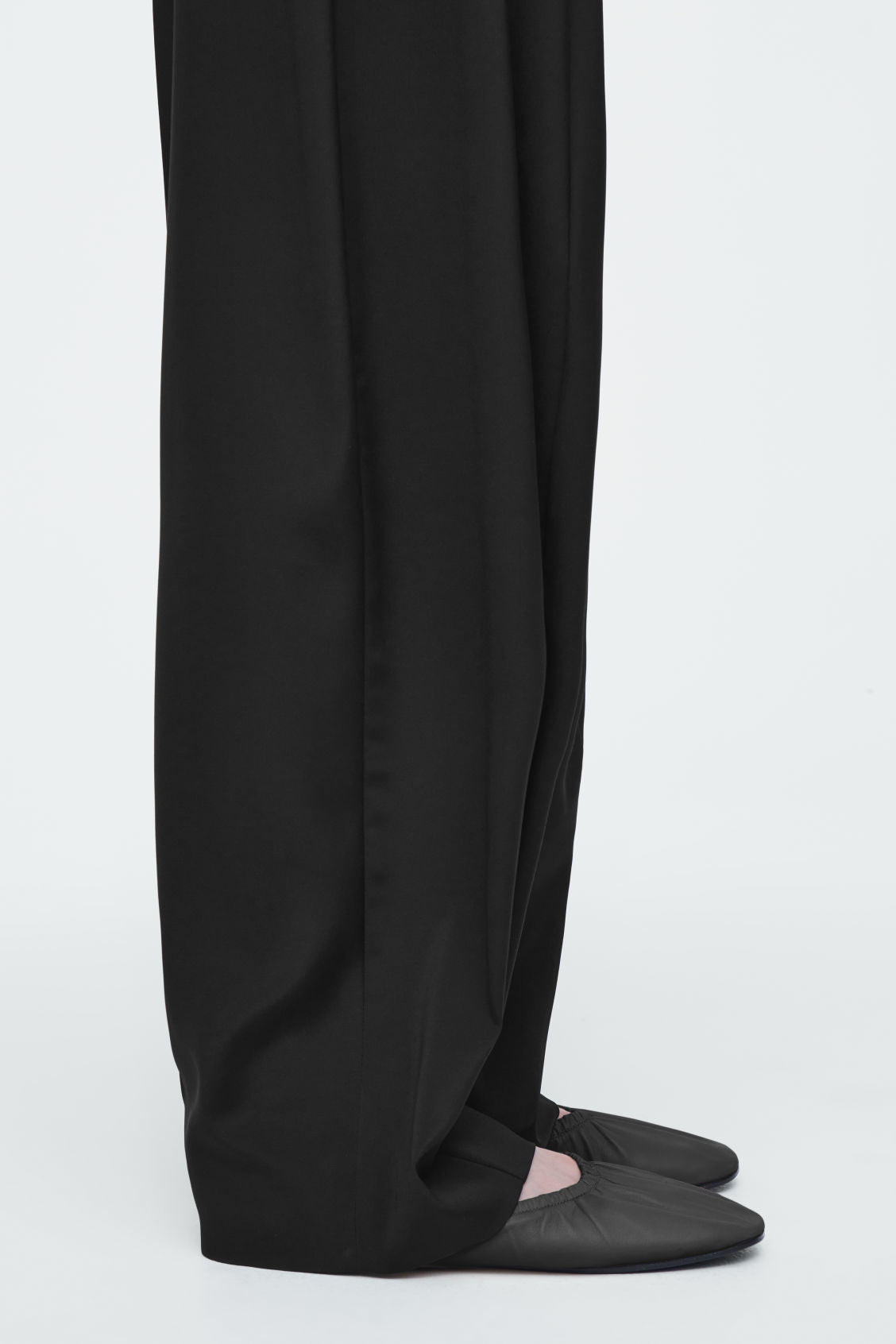 The ruched leather ballet flats