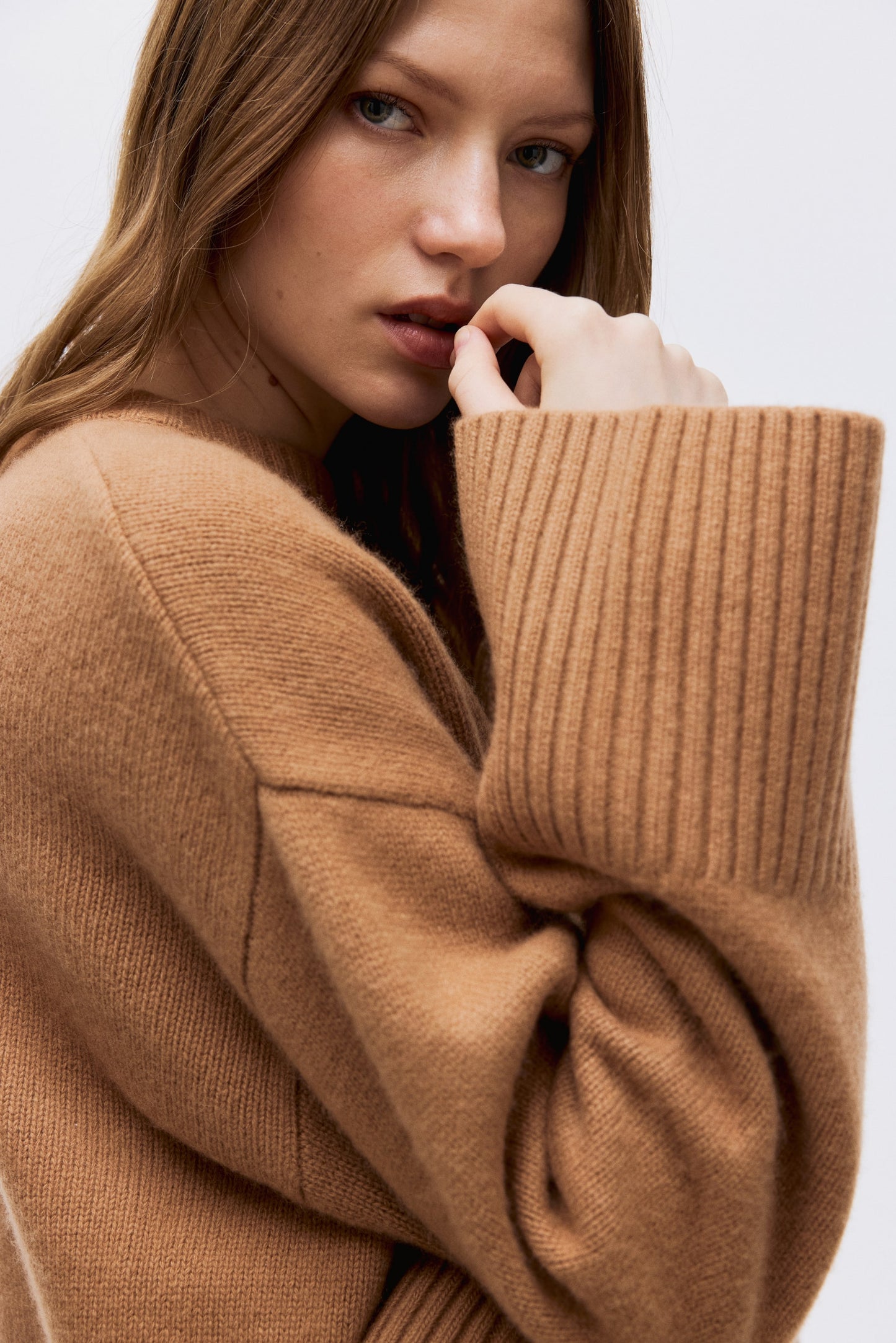 Cashmere-blend jumper