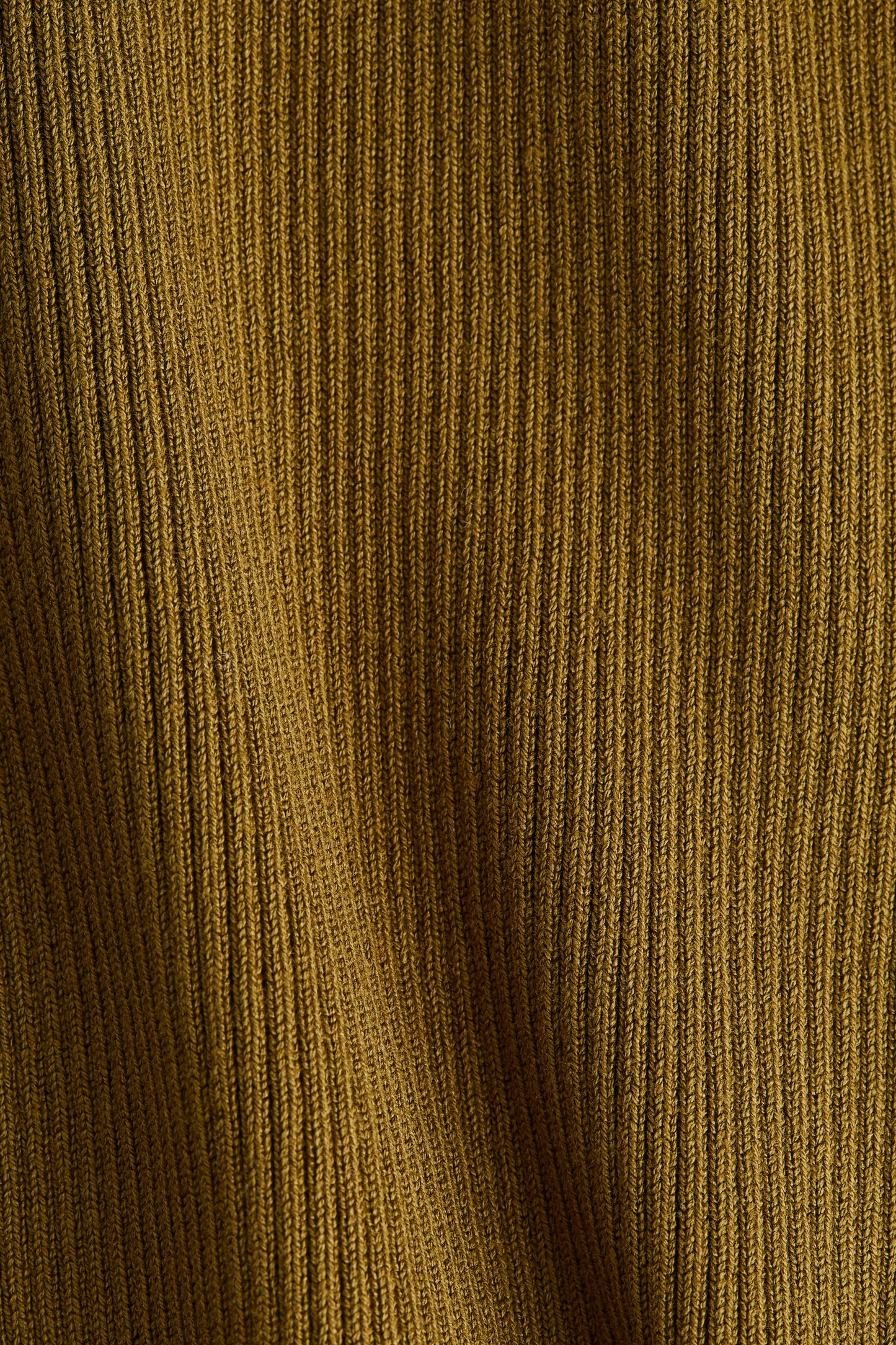 Rib-knit shoulder-pad top