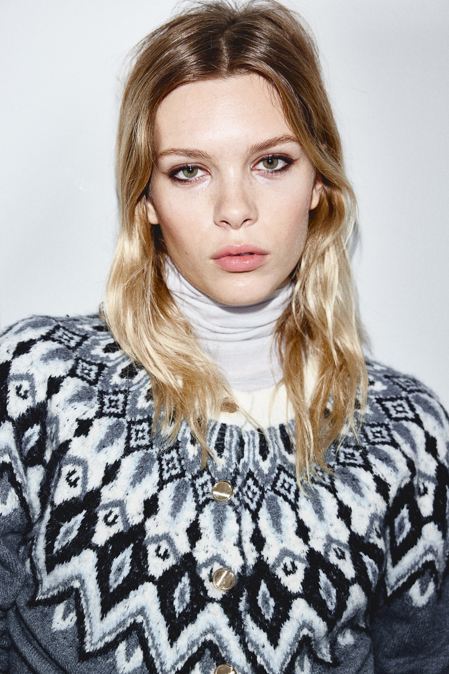 Jacquard-knit cardigan