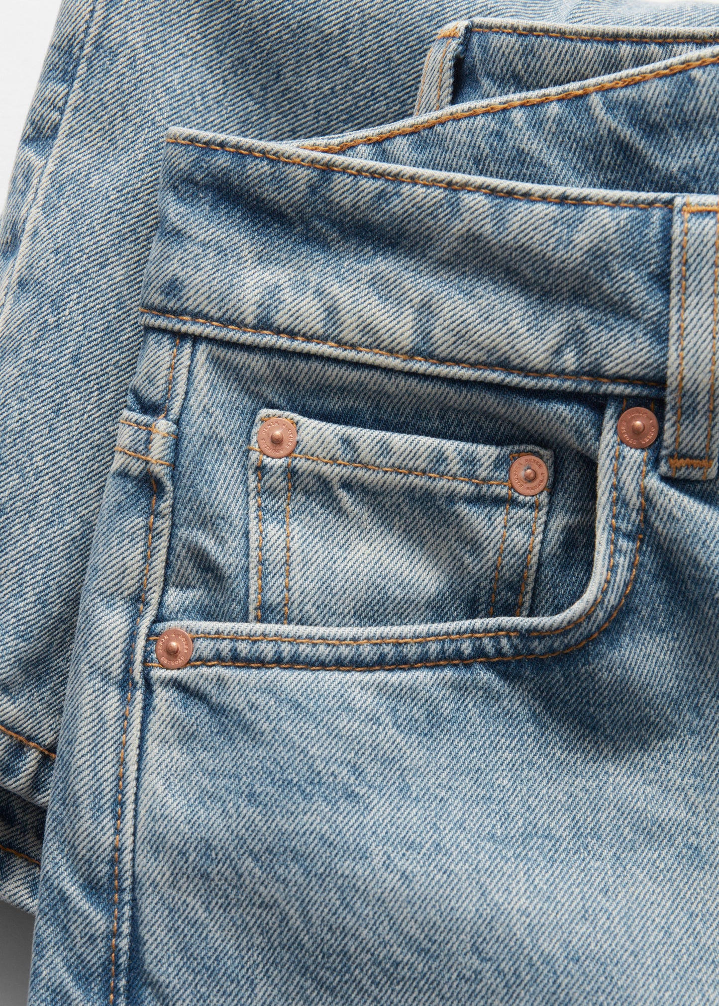 Tapered Jeans