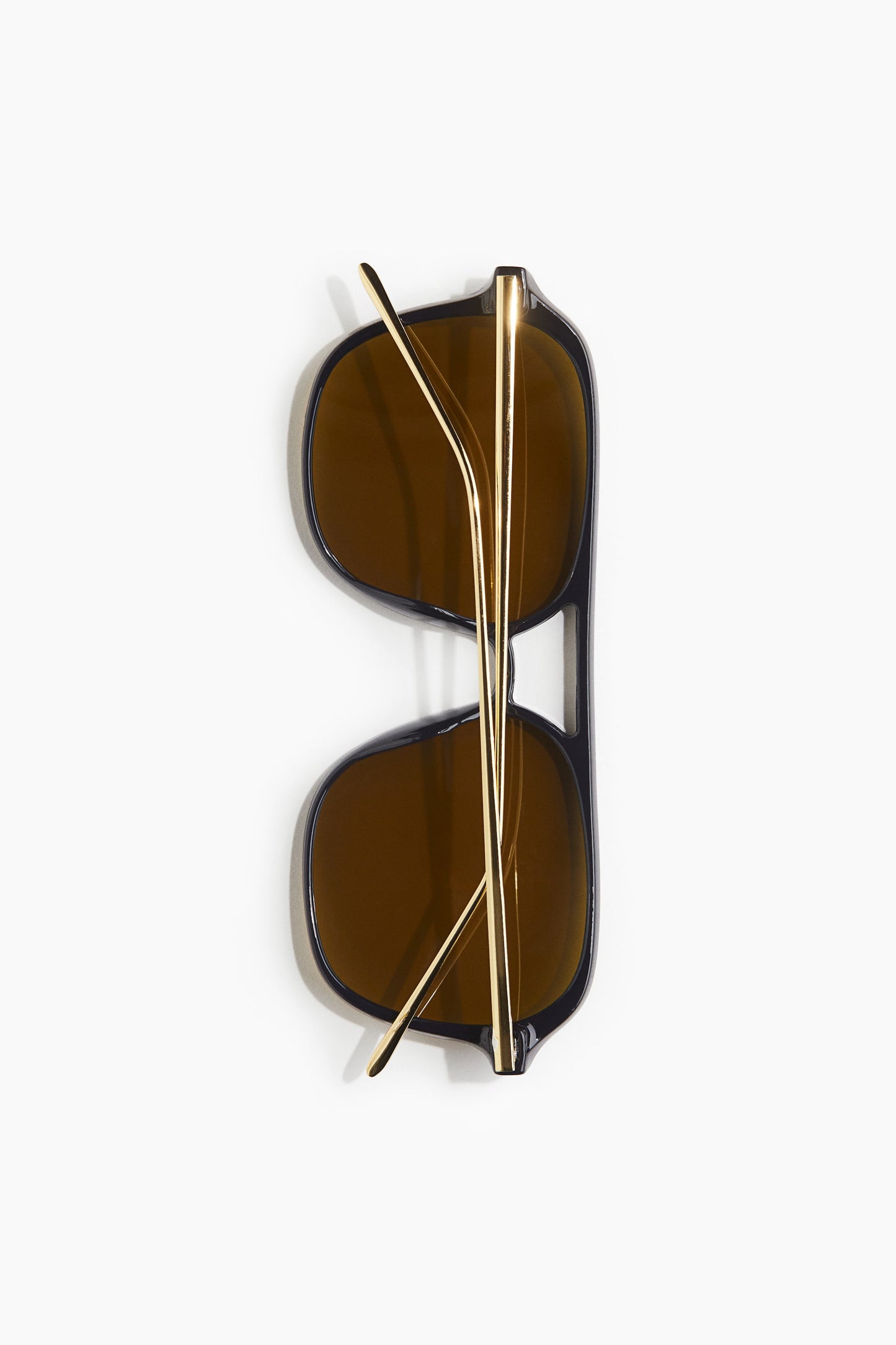 Polarised sunglasses