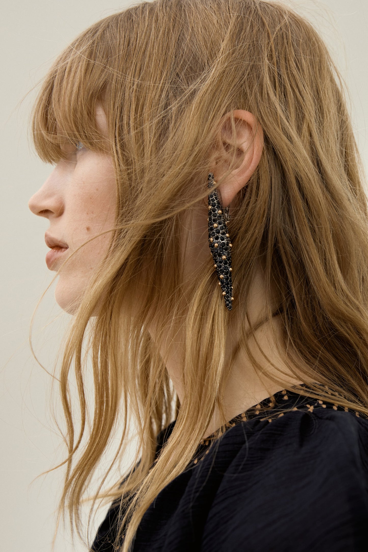 Statement clip earrings
