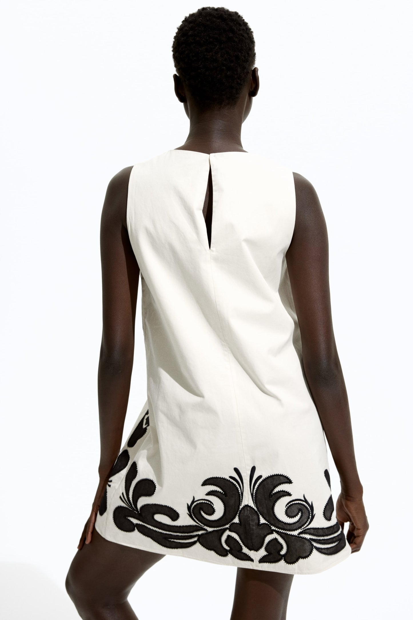 Embroidered shift dress