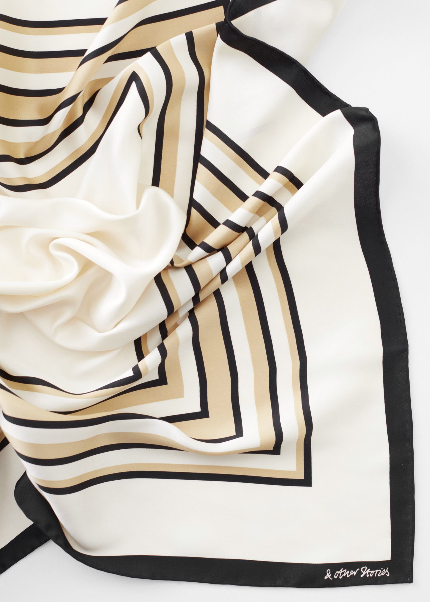 Graphic-Print Square Scarf