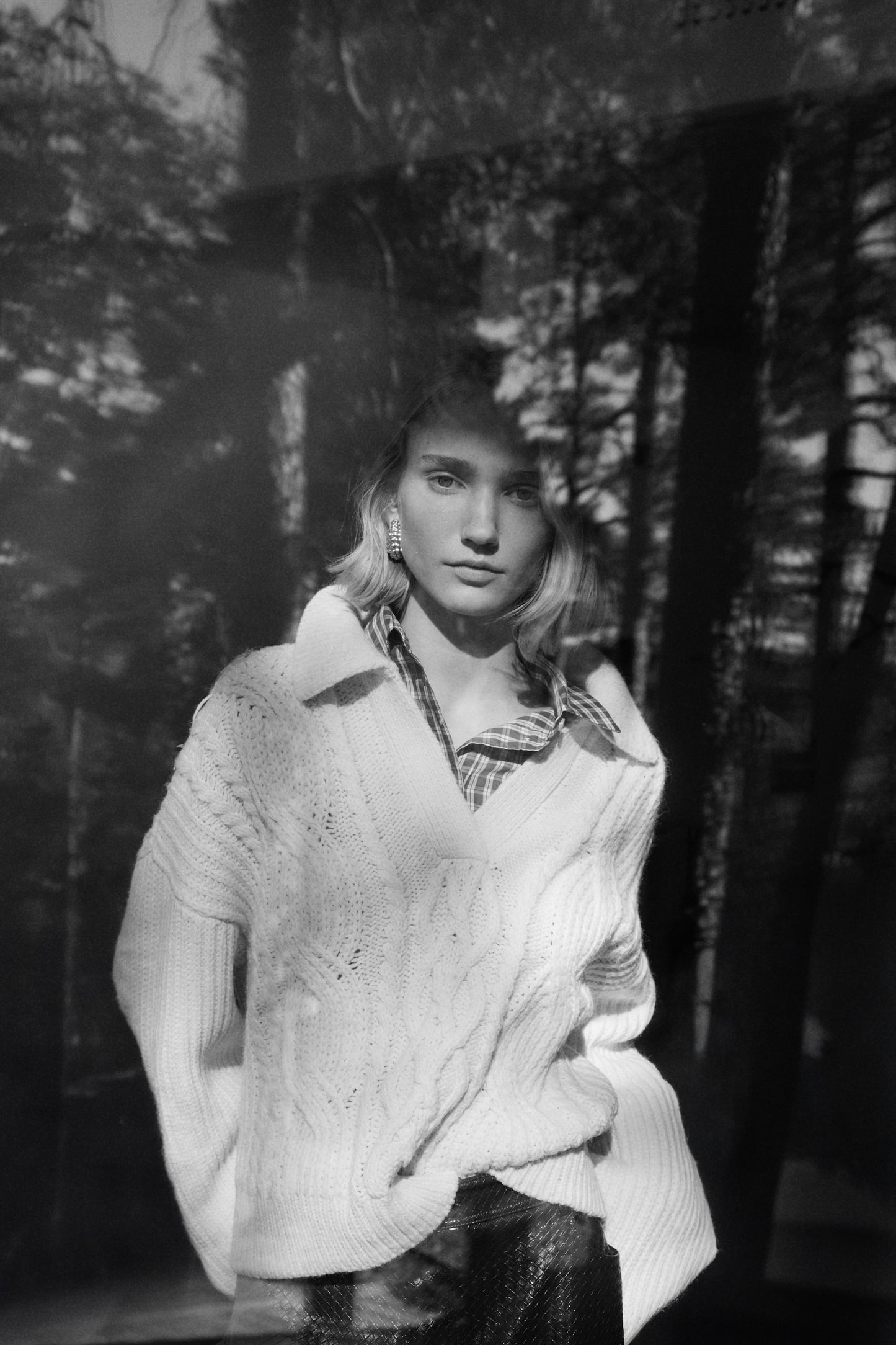 Cable-knit collared jumper