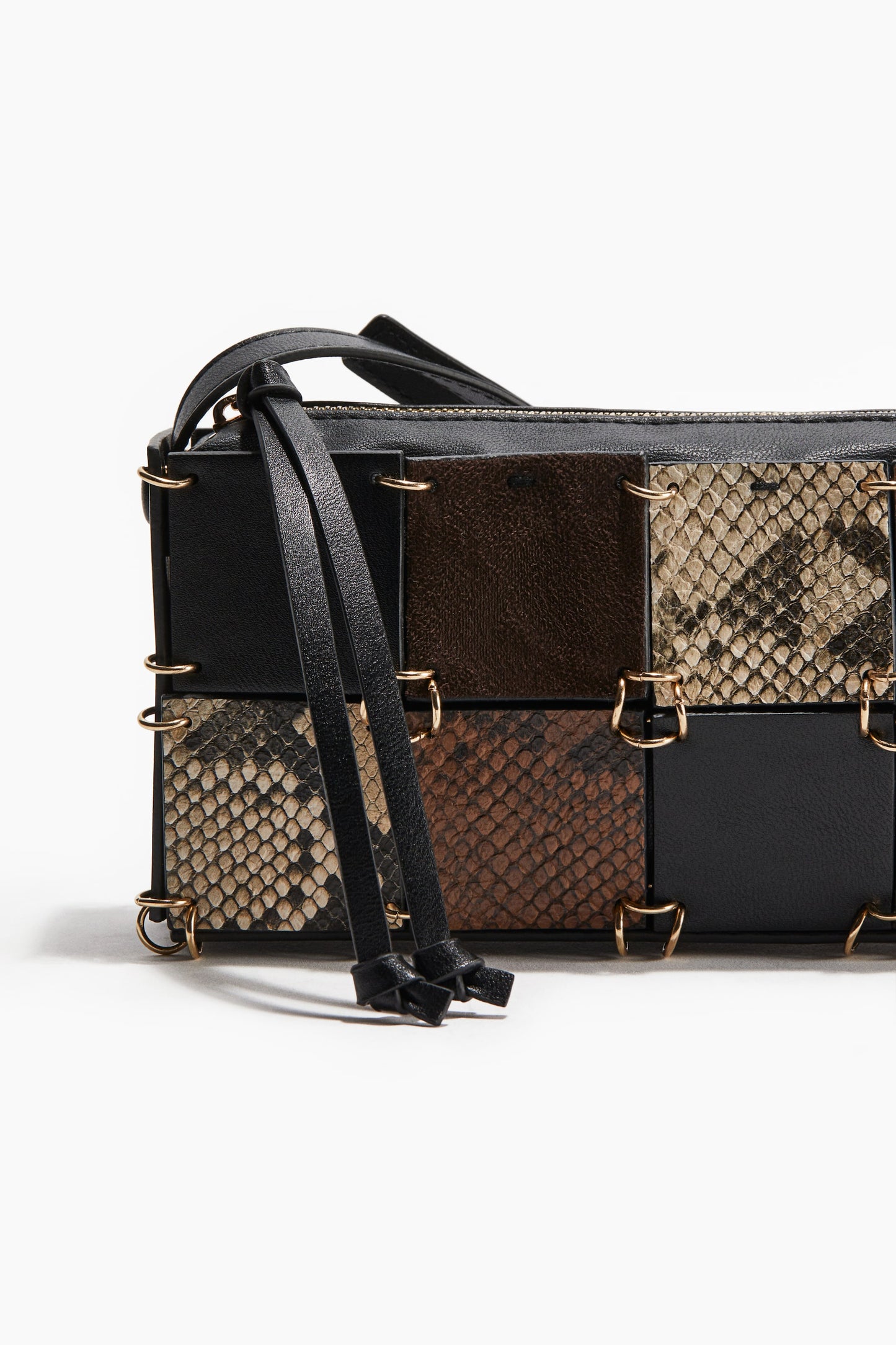 Interlinked shoulder bag