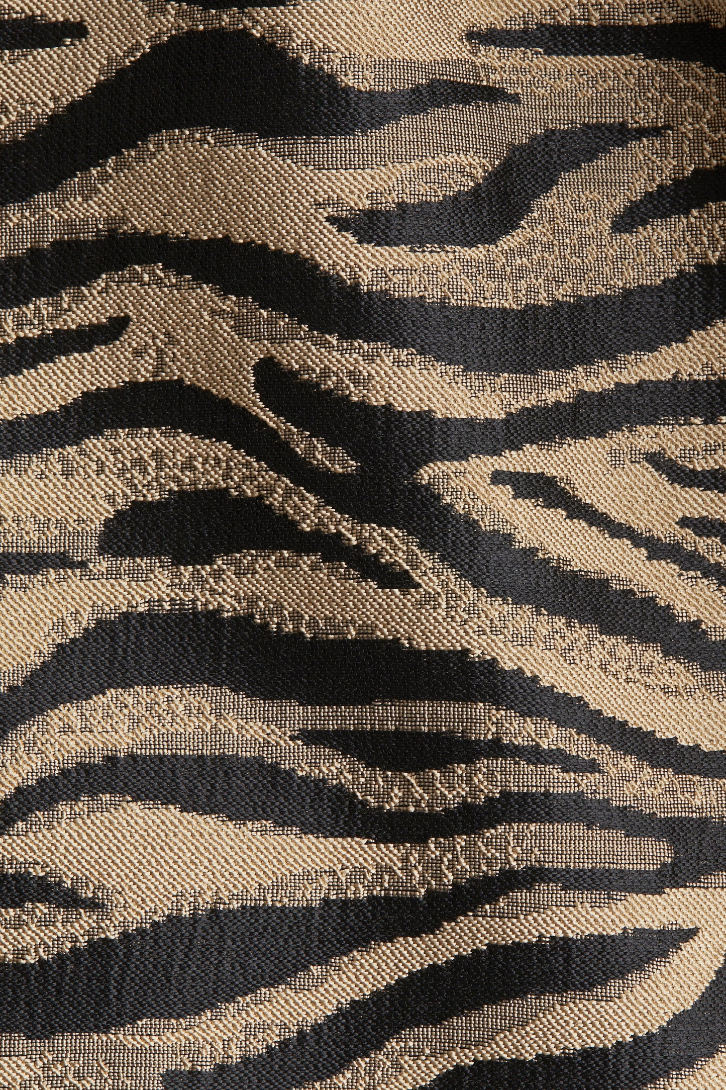 Balloon-sleeved blouse