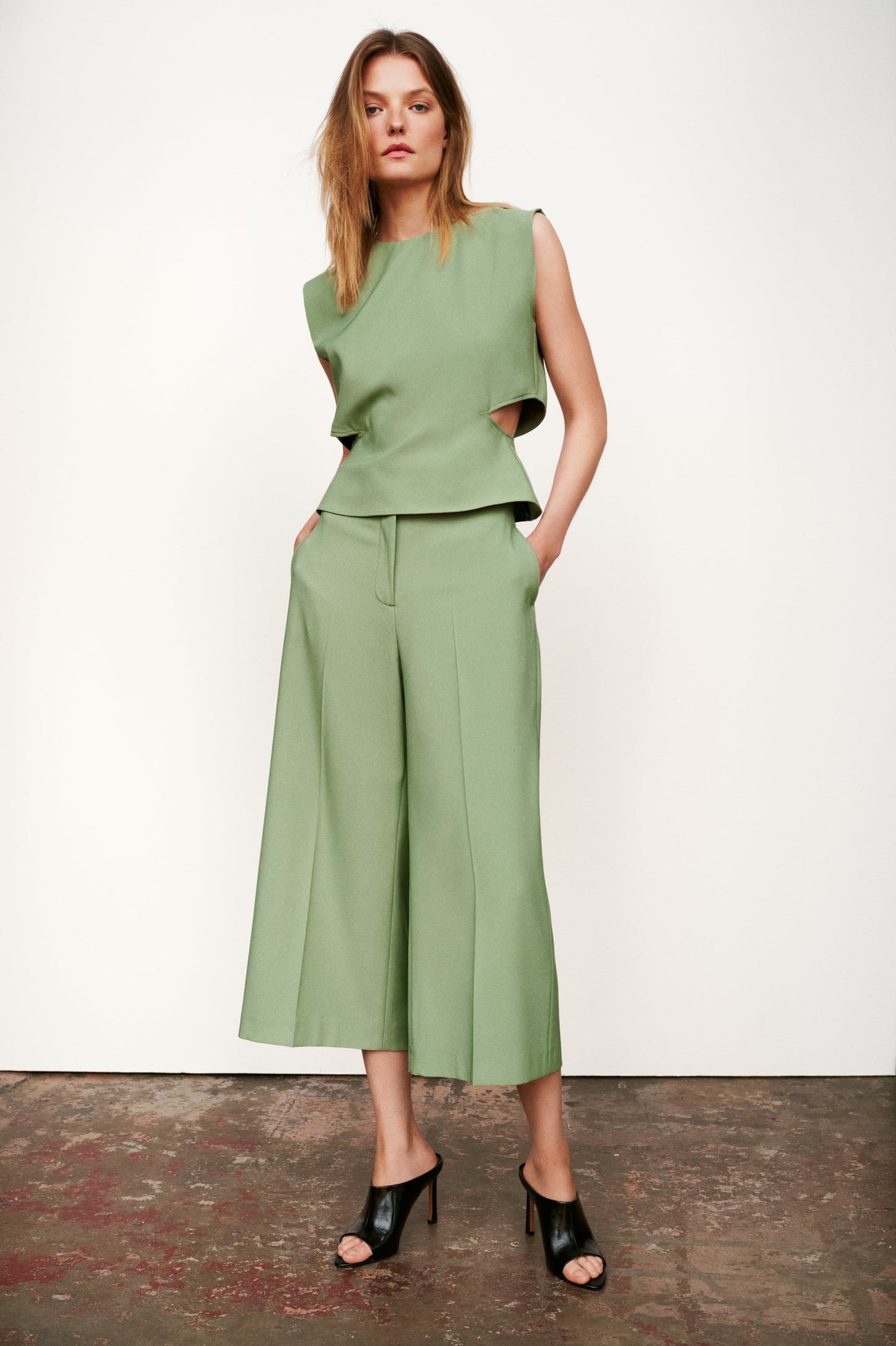 High-waisted culotte trousers