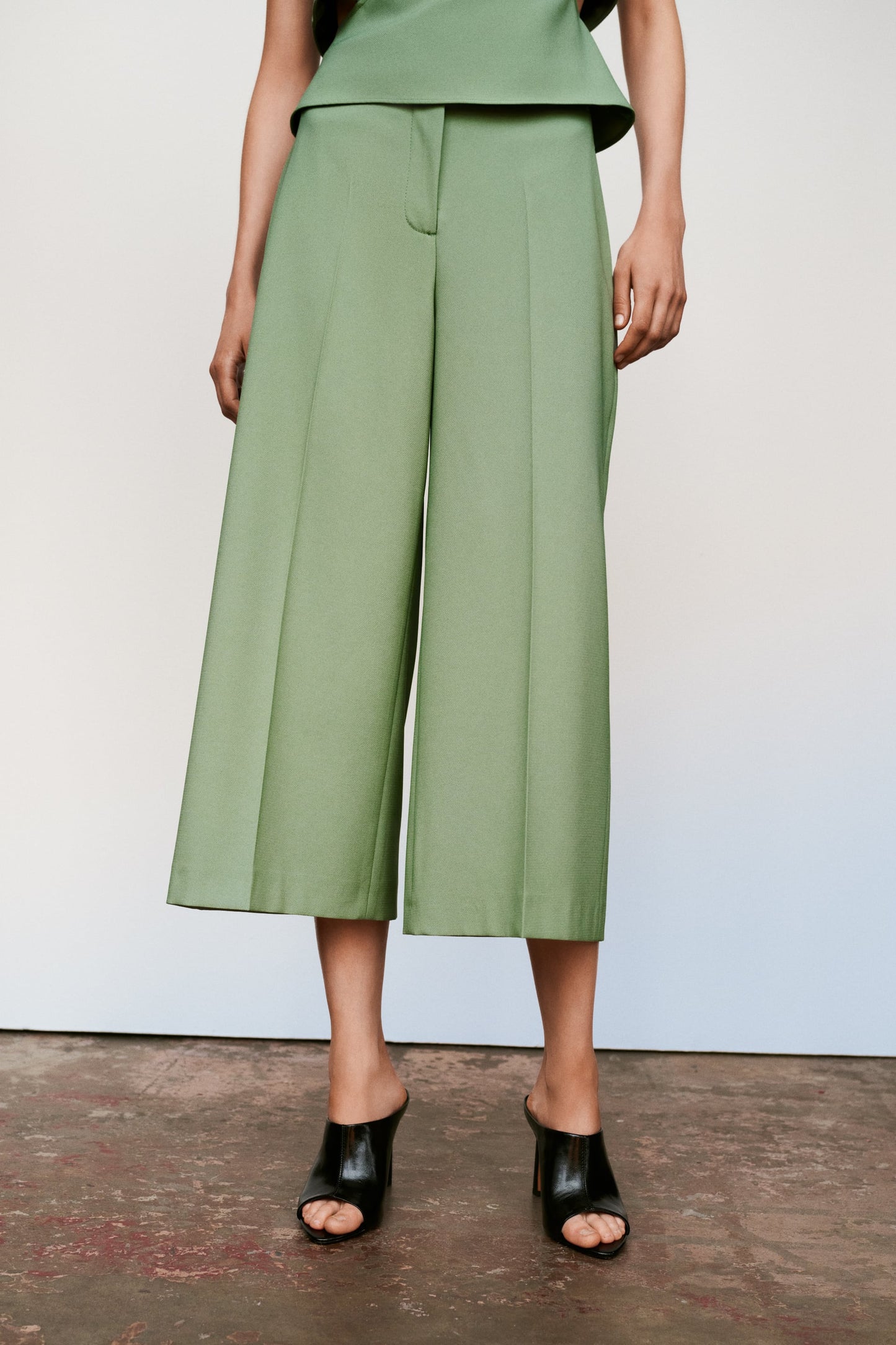 High-waisted culotte trousers